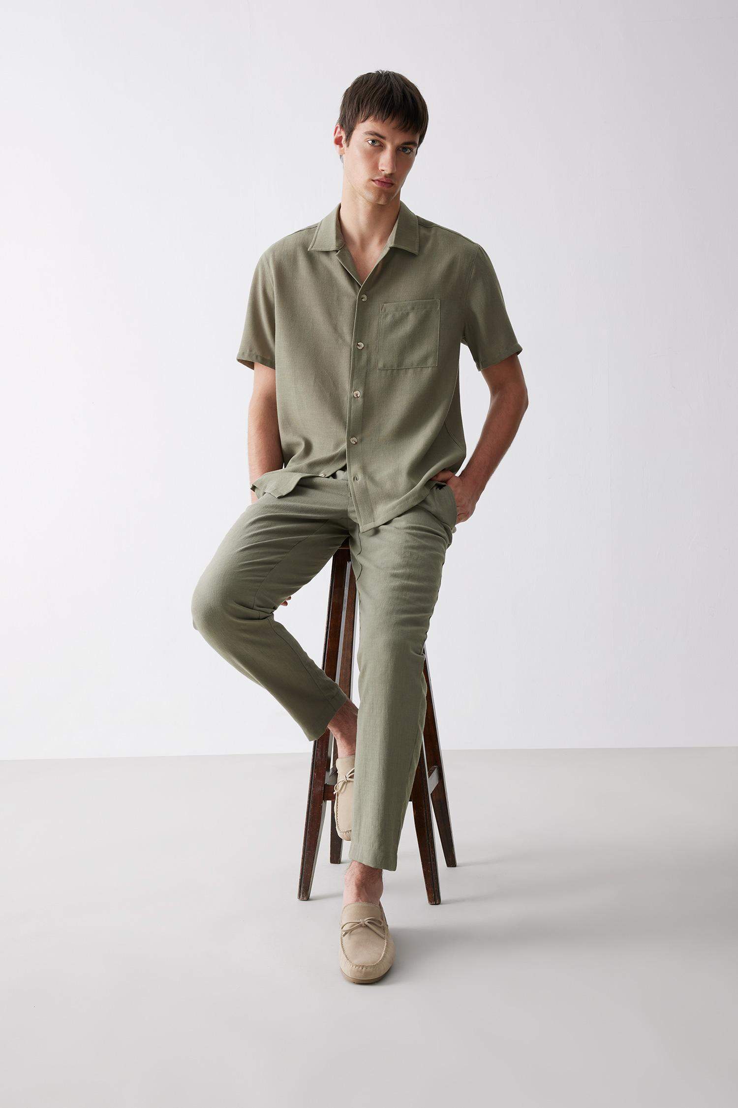 Relax Fit Rahat Kesim Kısa Paça Keten Görünümlü Yazlık Kumaş Pantolon