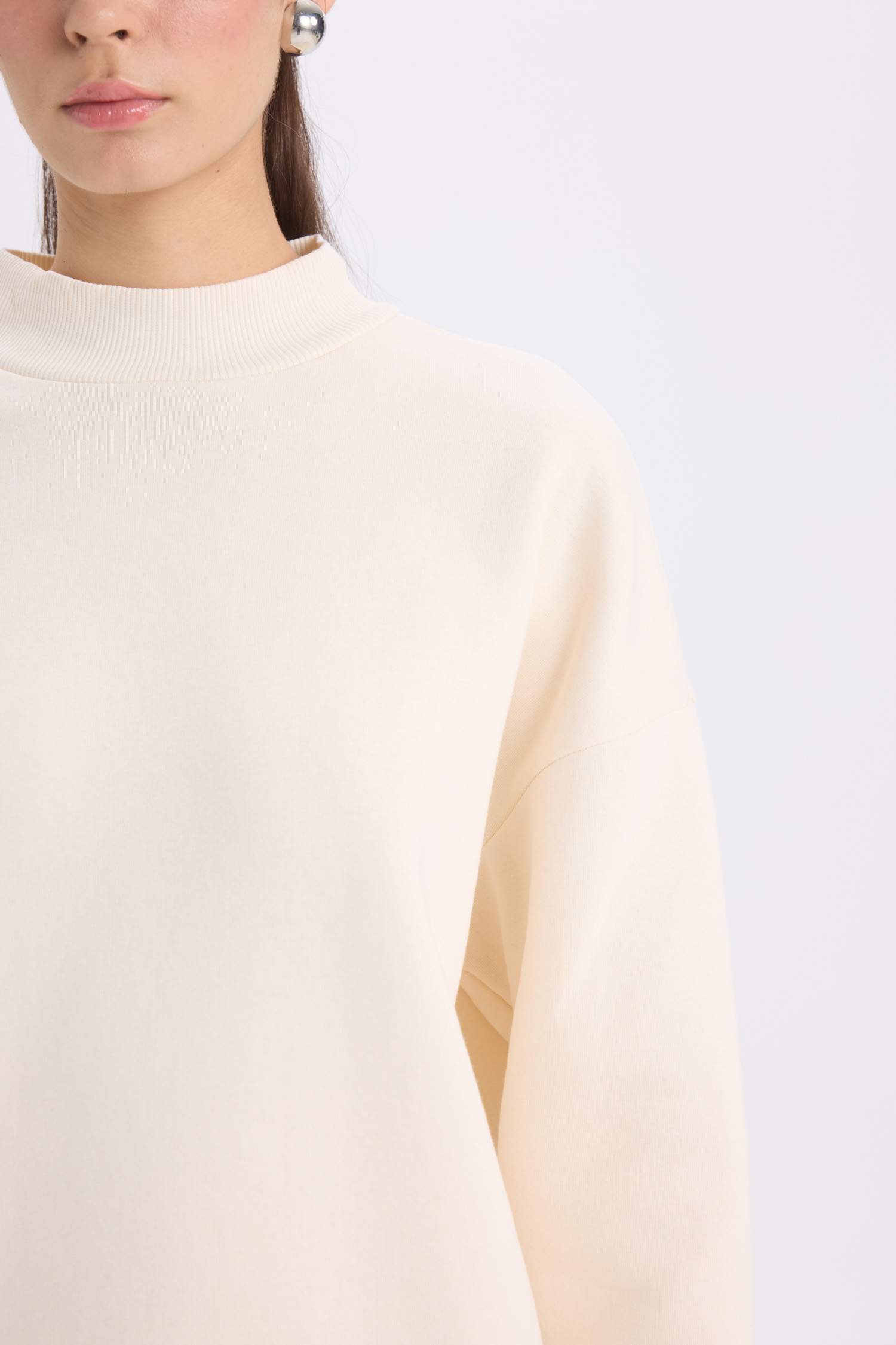 سويت شيرت بيزك اوفر سايز