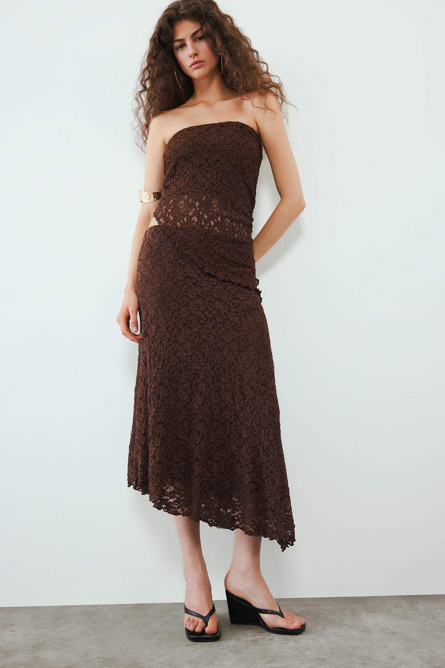 Asimetrik Normal Bel Dantel Maxi Etek