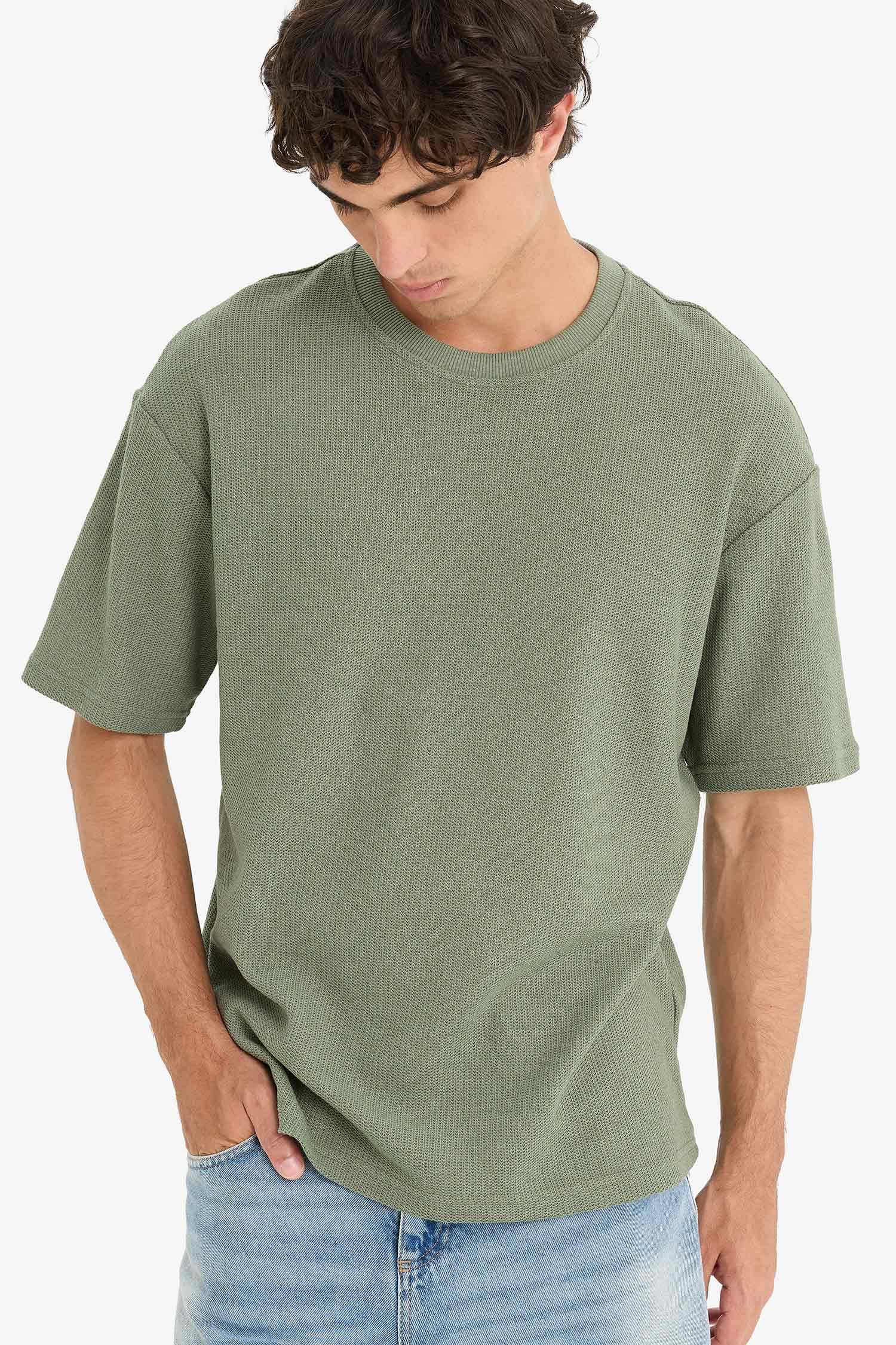 Boxy Fit Rahat Kesim Bisiklet Yaka Dokulu Kısa Kollu Tişört