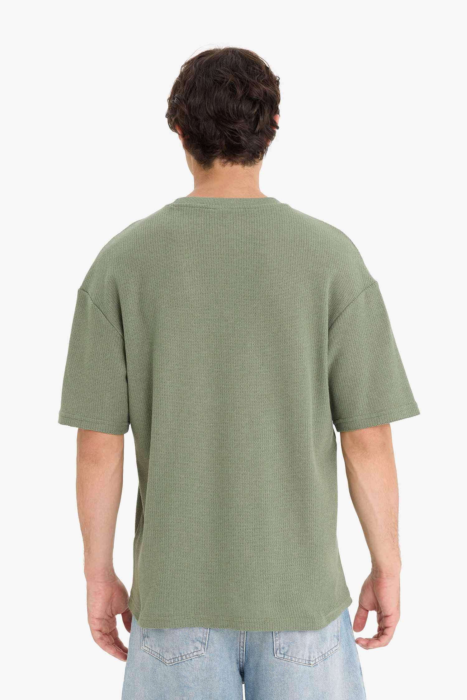 Boxy Fit Rahat Kesim Bisiklet Yaka Dokulu Kısa Kollu Tişört