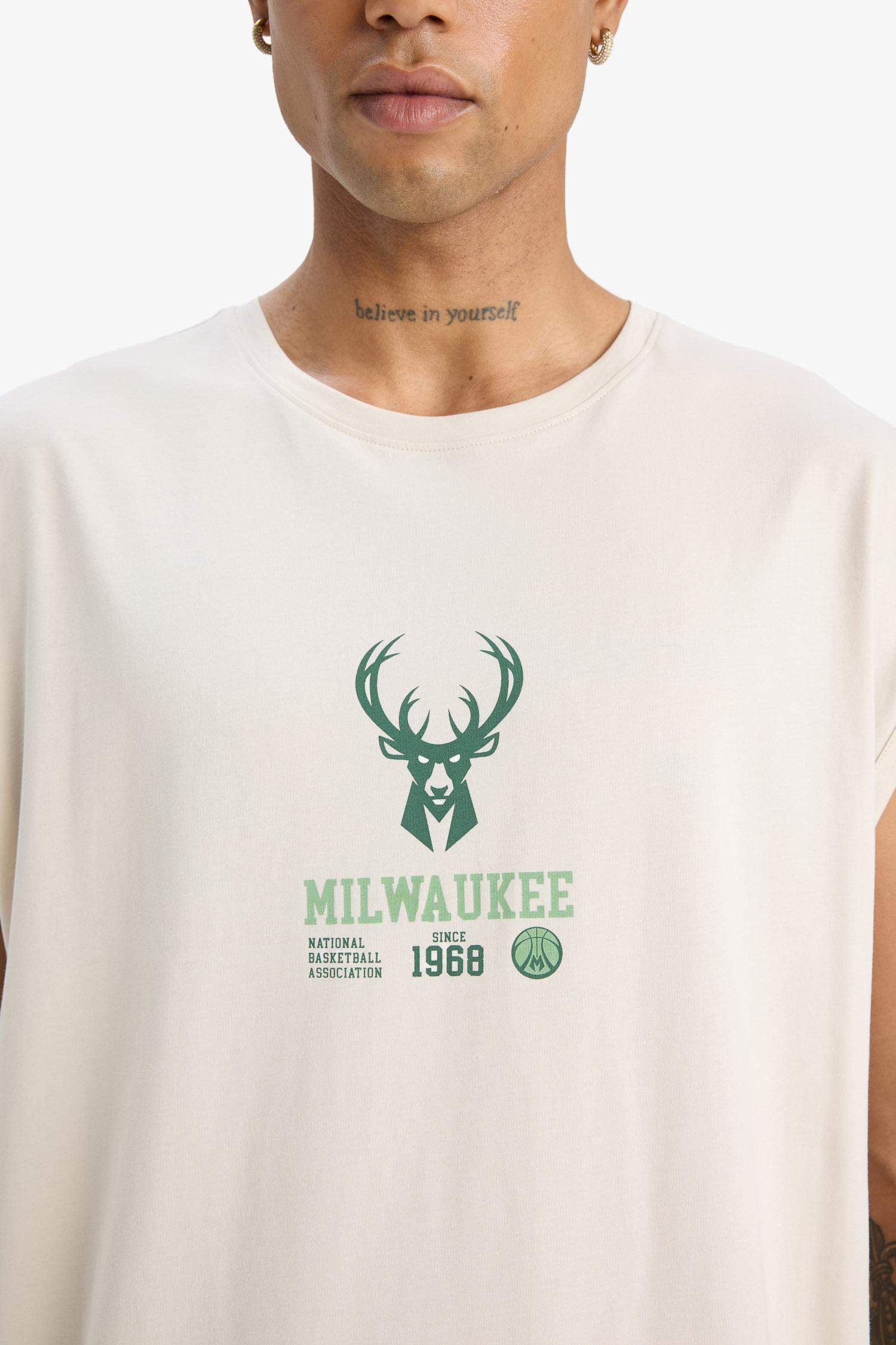 DeFactoFit NBA Milwaukee Bucks Oversize Geniş Kalıp Bisiklet Yaka Atlet
