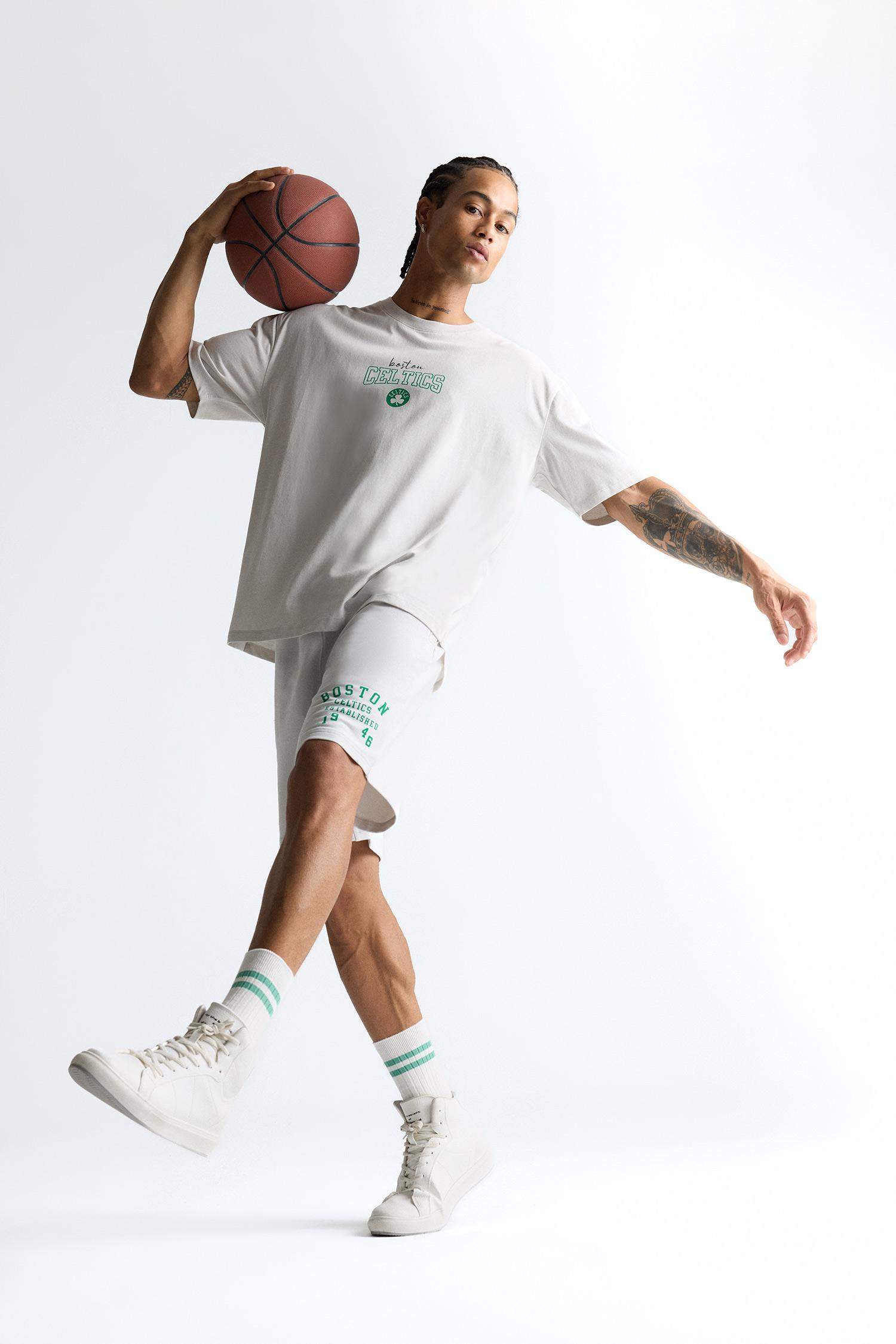 NBA Boston Celtics Standart Fit Kısa Paça Şort