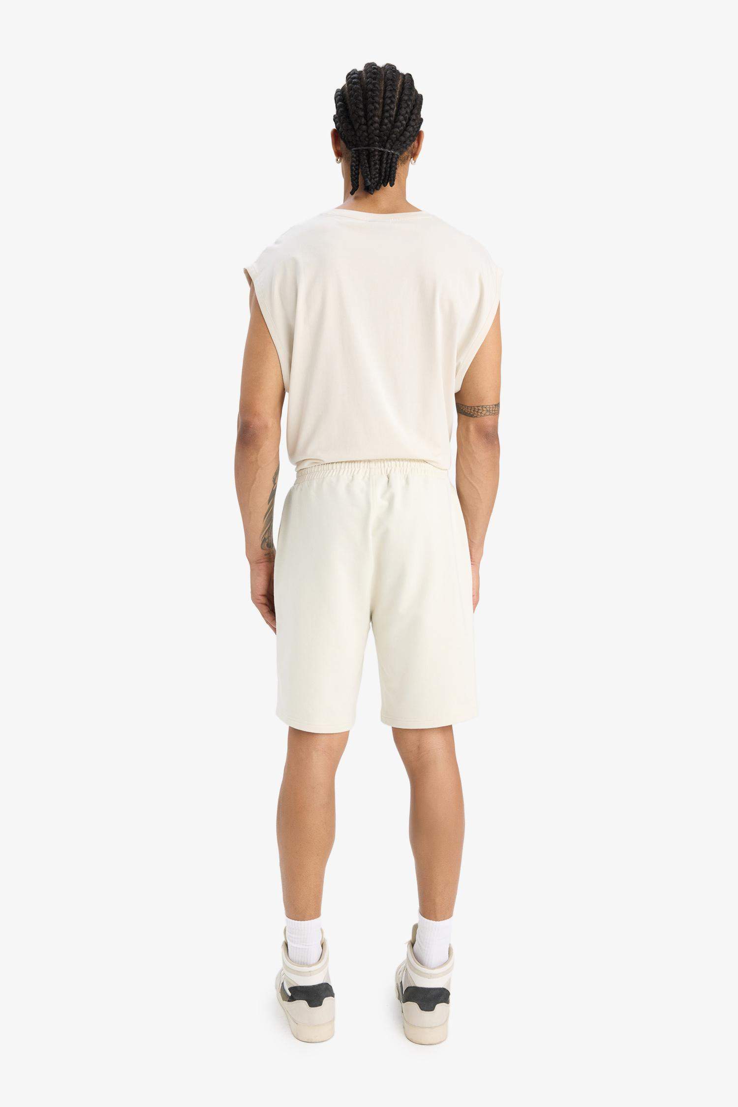 شورت كابري قصة عادية بساق قصير من ميلووكي باكس