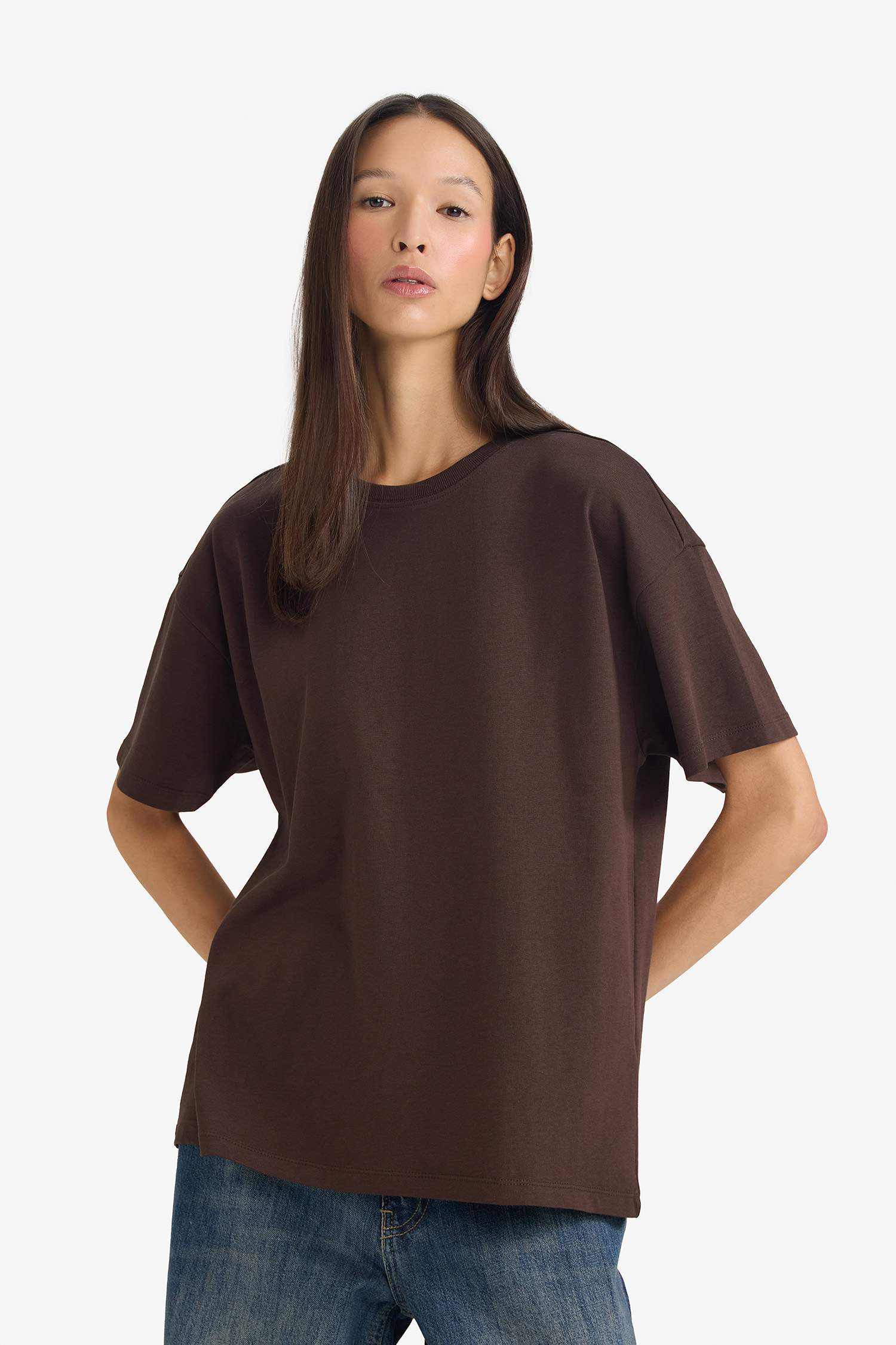 تيشيرت نص كم اوفر سايز برقبة مستديرة