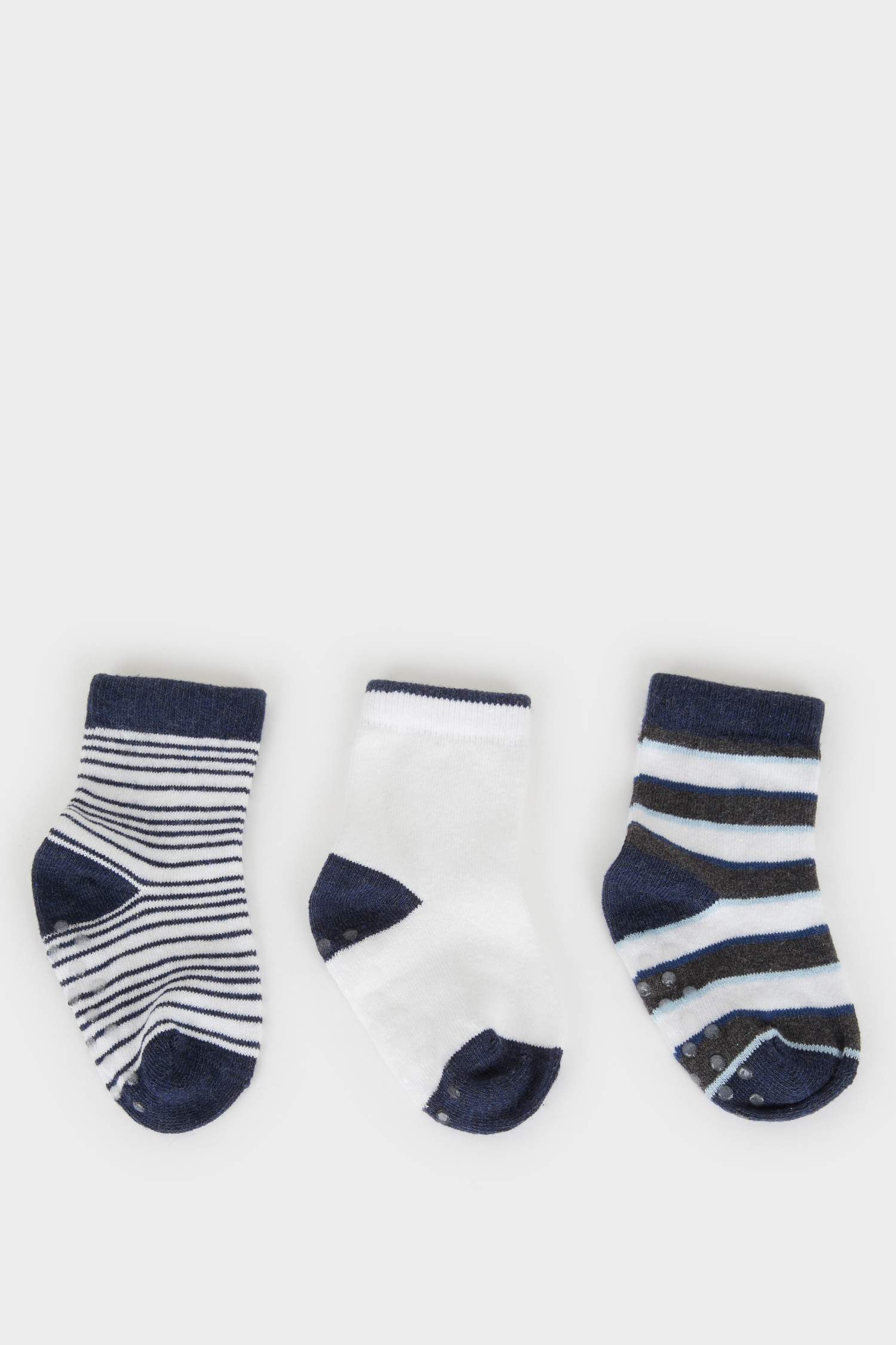 Erkek Bebek Kaydırmaz Taban 3'lü Pamuklu Uzun Çorap