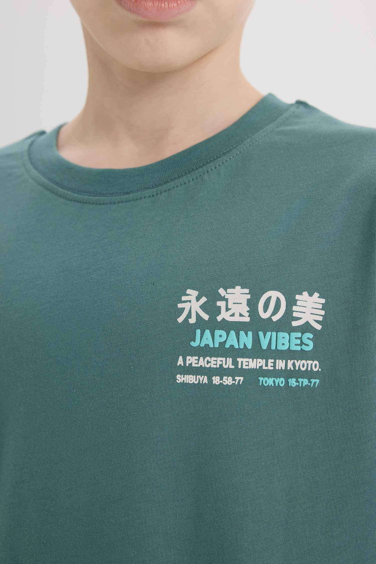 Ұлдарға дөңгелек жаға басып шығарылған қысқа жеңді Қысқа жеңді футболка