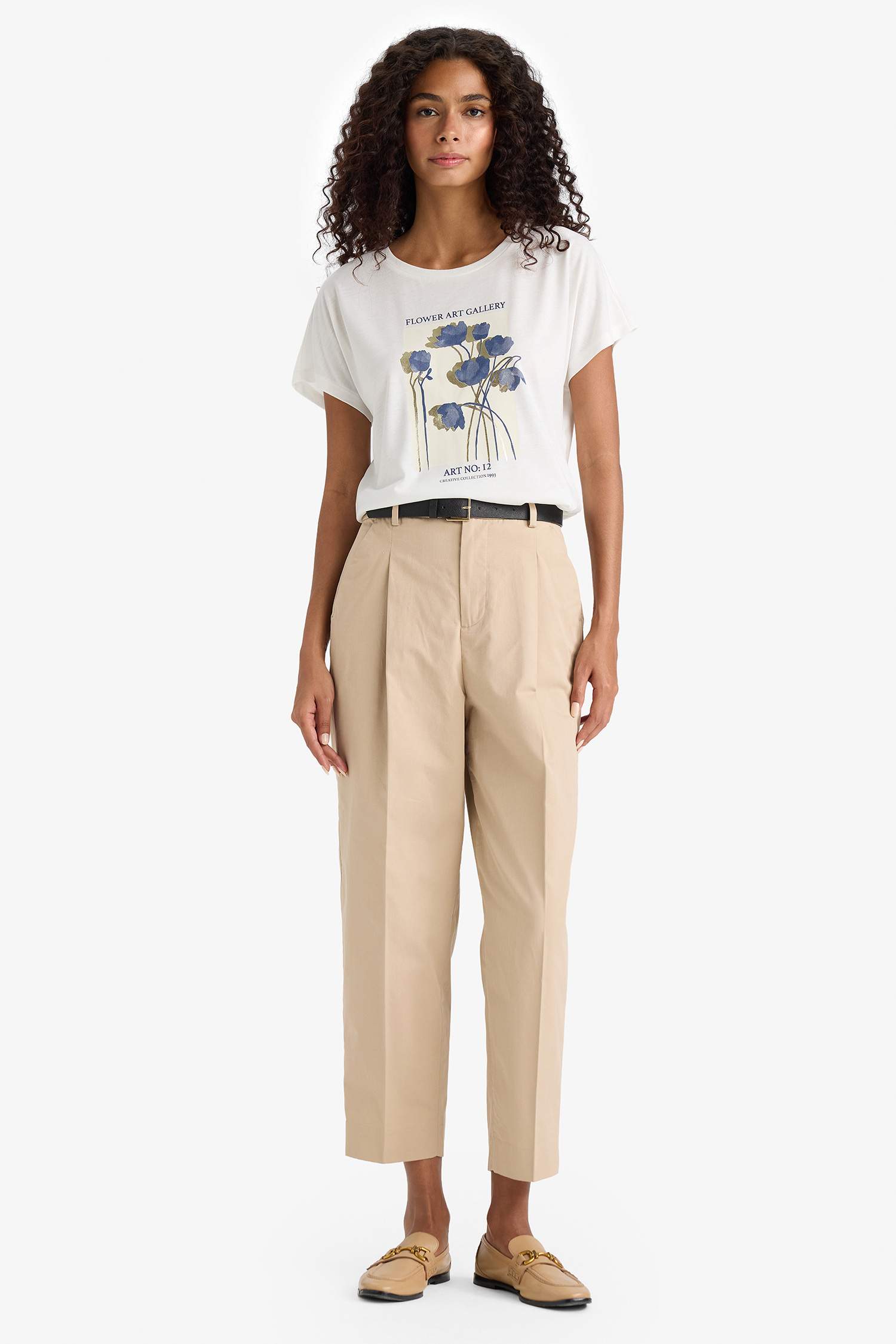 Bisiklet Yaka Çiçek Baskılı Kısa Kollu Tişört