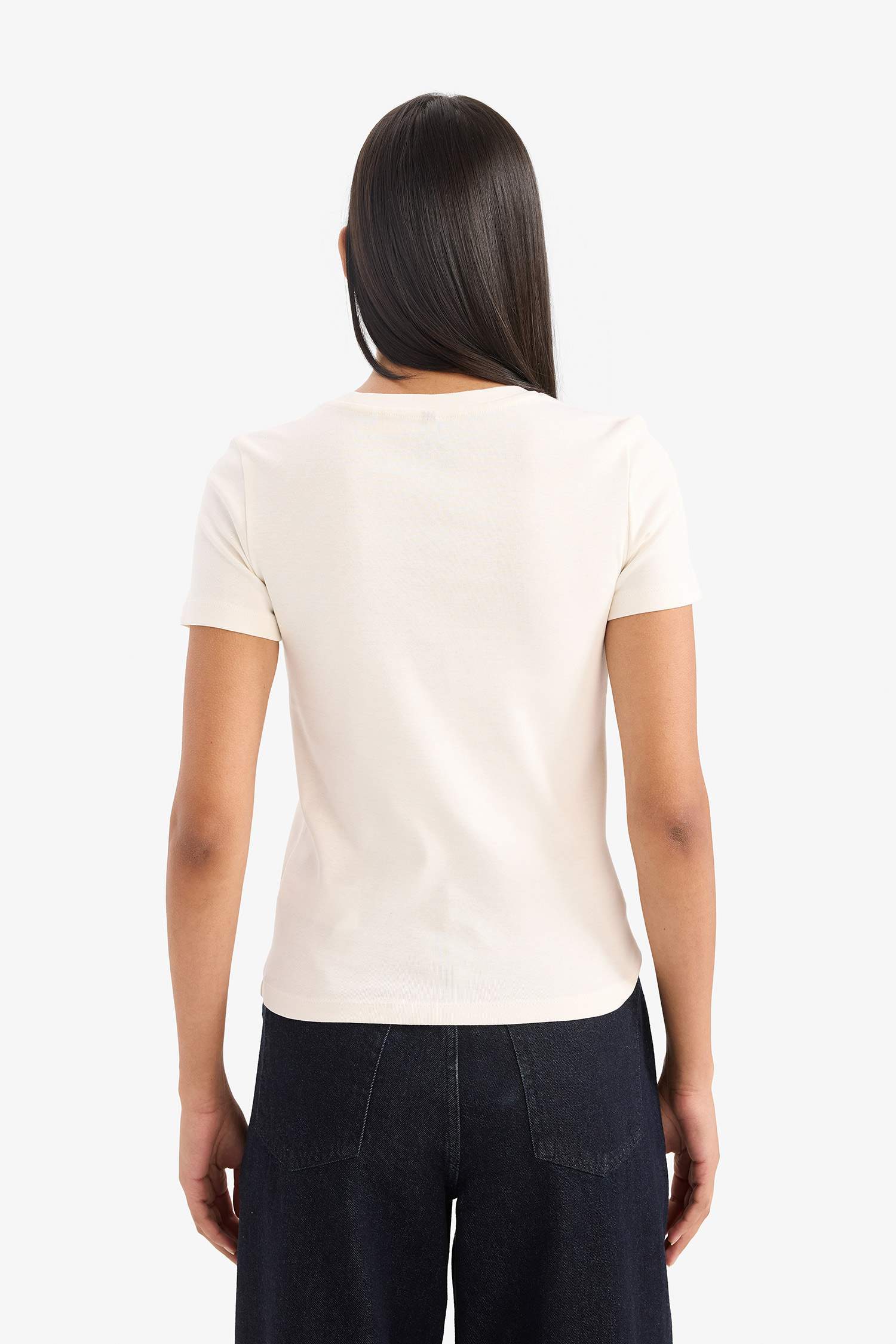 تيشيرت نص ردن سليم فيت قصة ضيقة