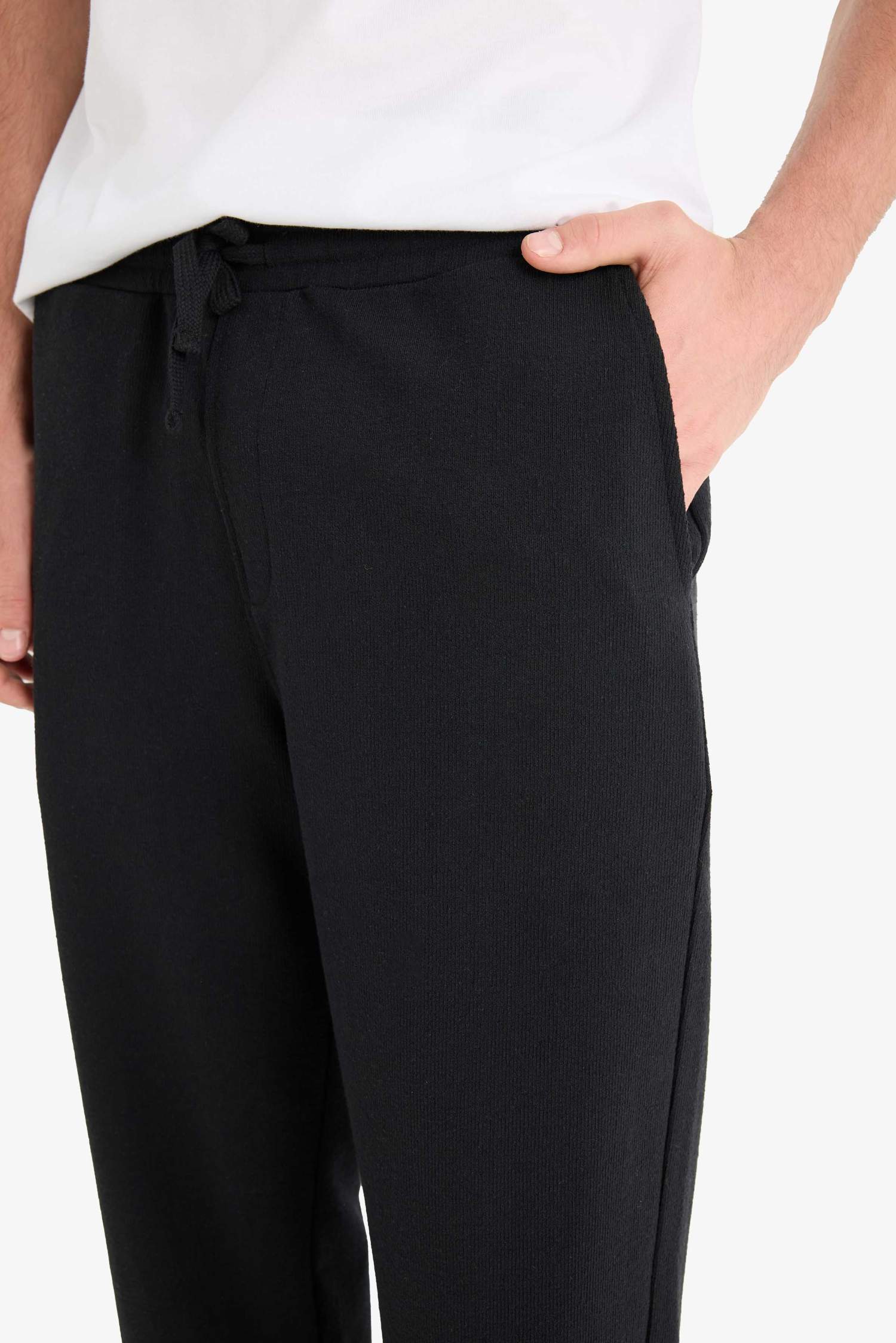 بنطلون بجامة رياضي برجل واسع وايد ليج