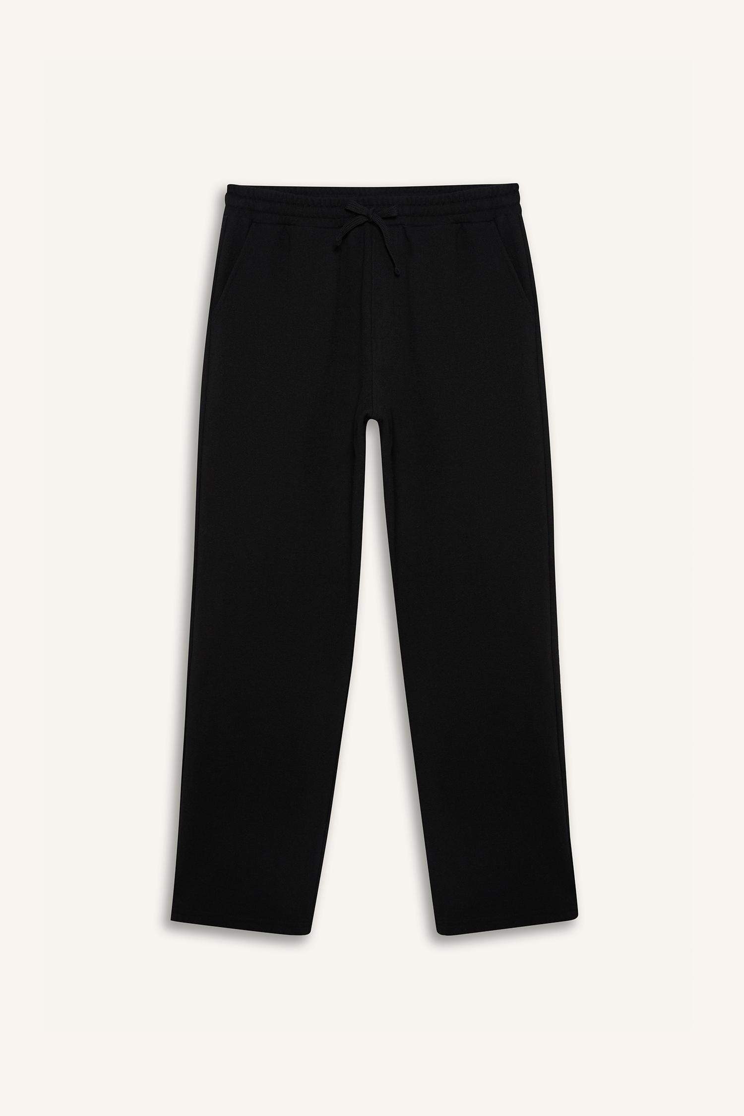 بنطلون بجامة رياضي برجل واسع وايد ليج