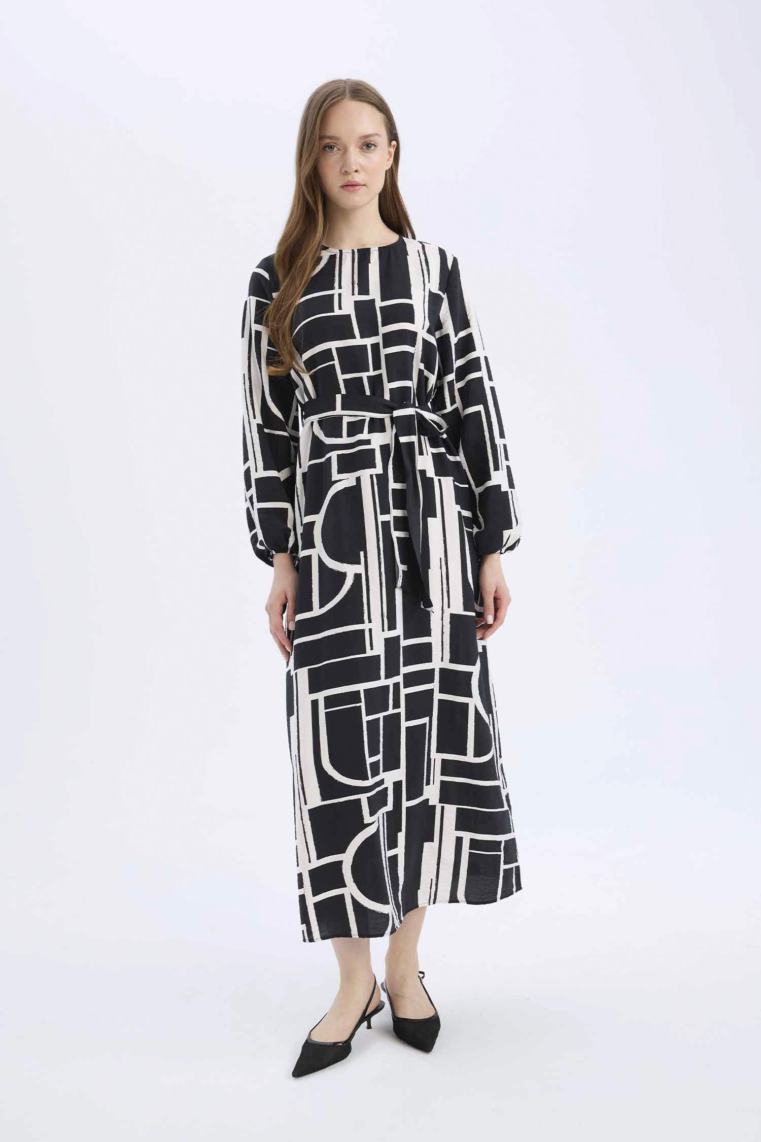 فستان طويل مطبوع كم طويل قصة عادية بياقة مستديرة بحزام