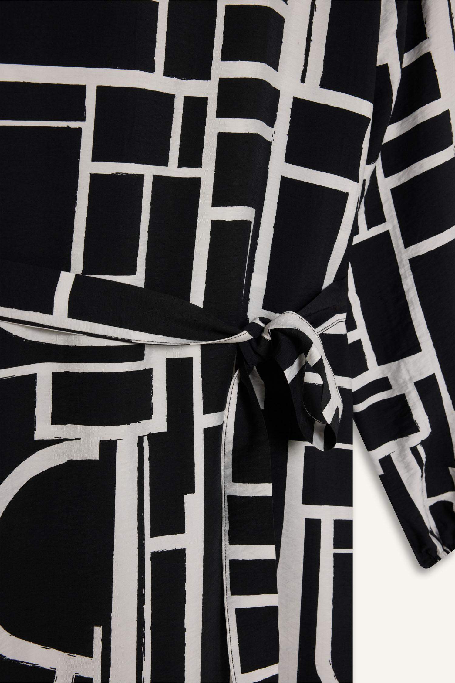 فستان طويل مطبوع كم طويل قصة عادية بياقة مستديرة بحزام