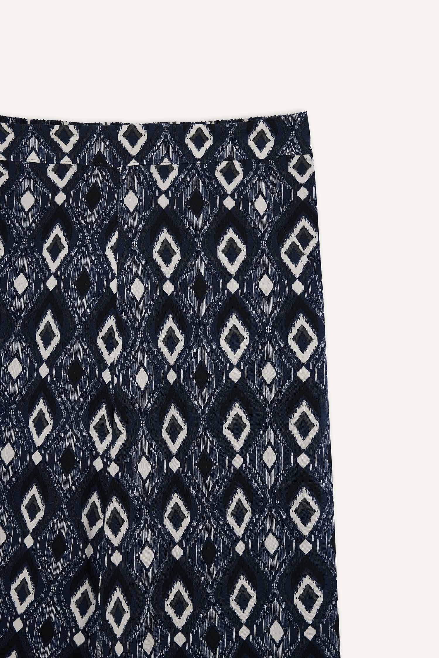 Desenli Düz Paça Kapri