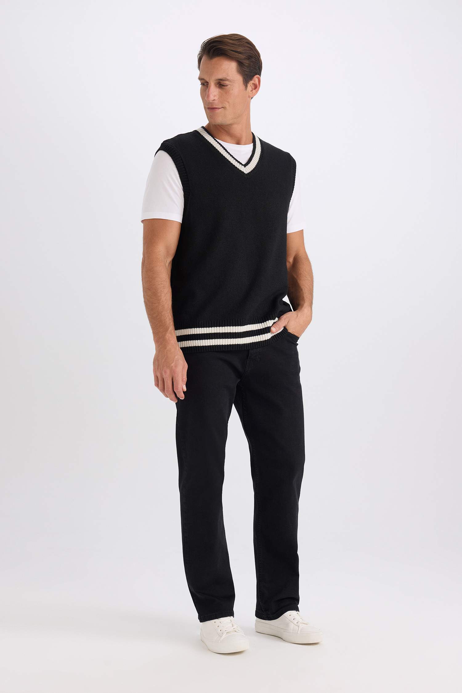 Standart Fit V Yaka Triko Suveter