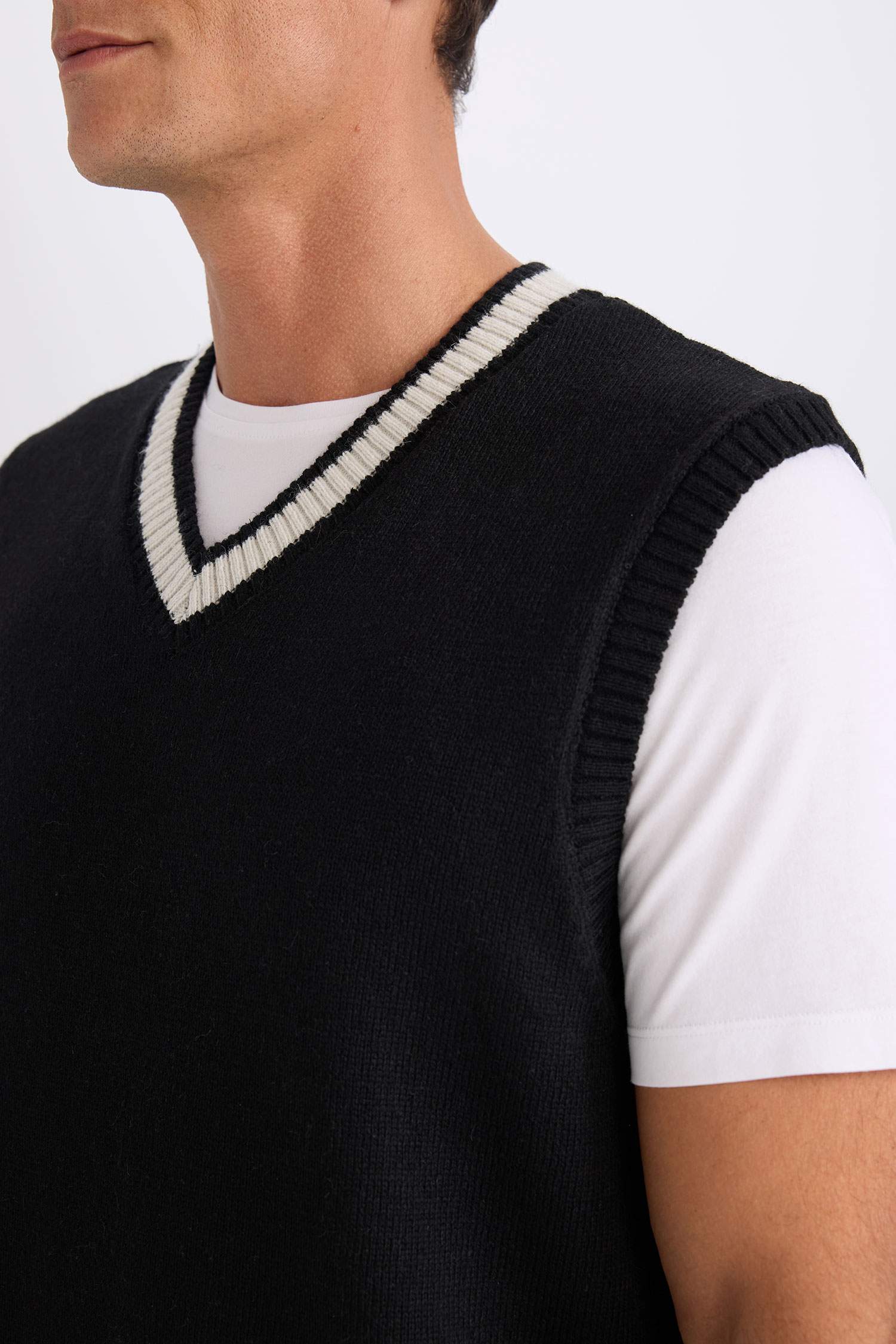 Standart Fit V Yaka Triko Suveter