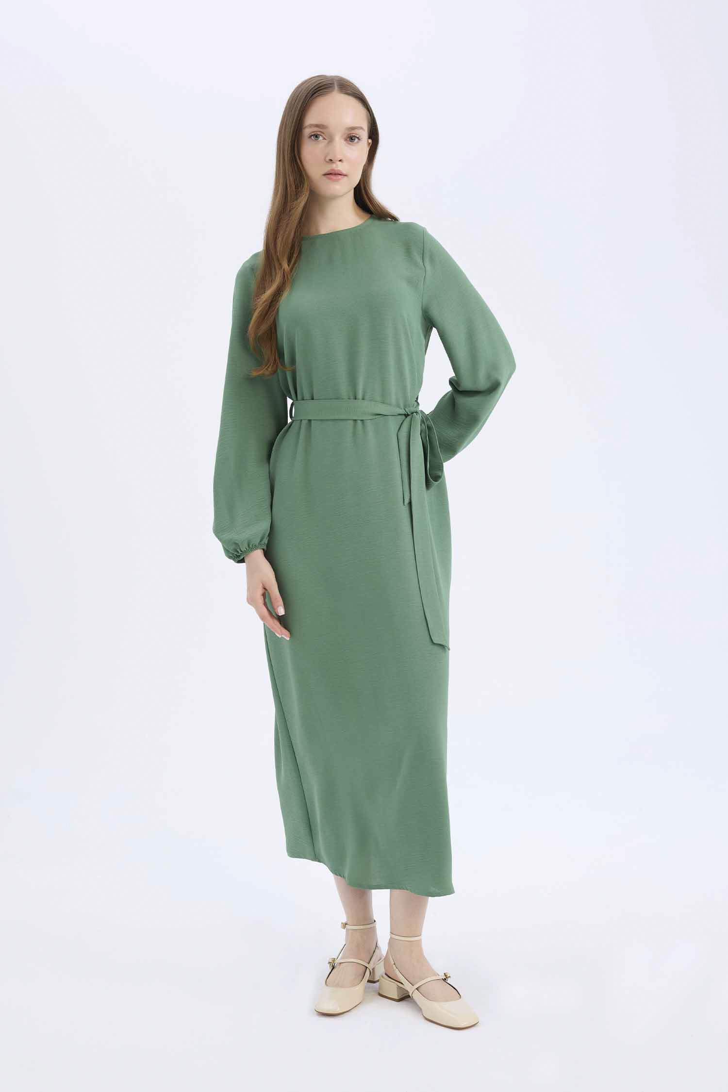 فستان ميدي كم طويل ايروبين قصة عادية بياقة مستديرة