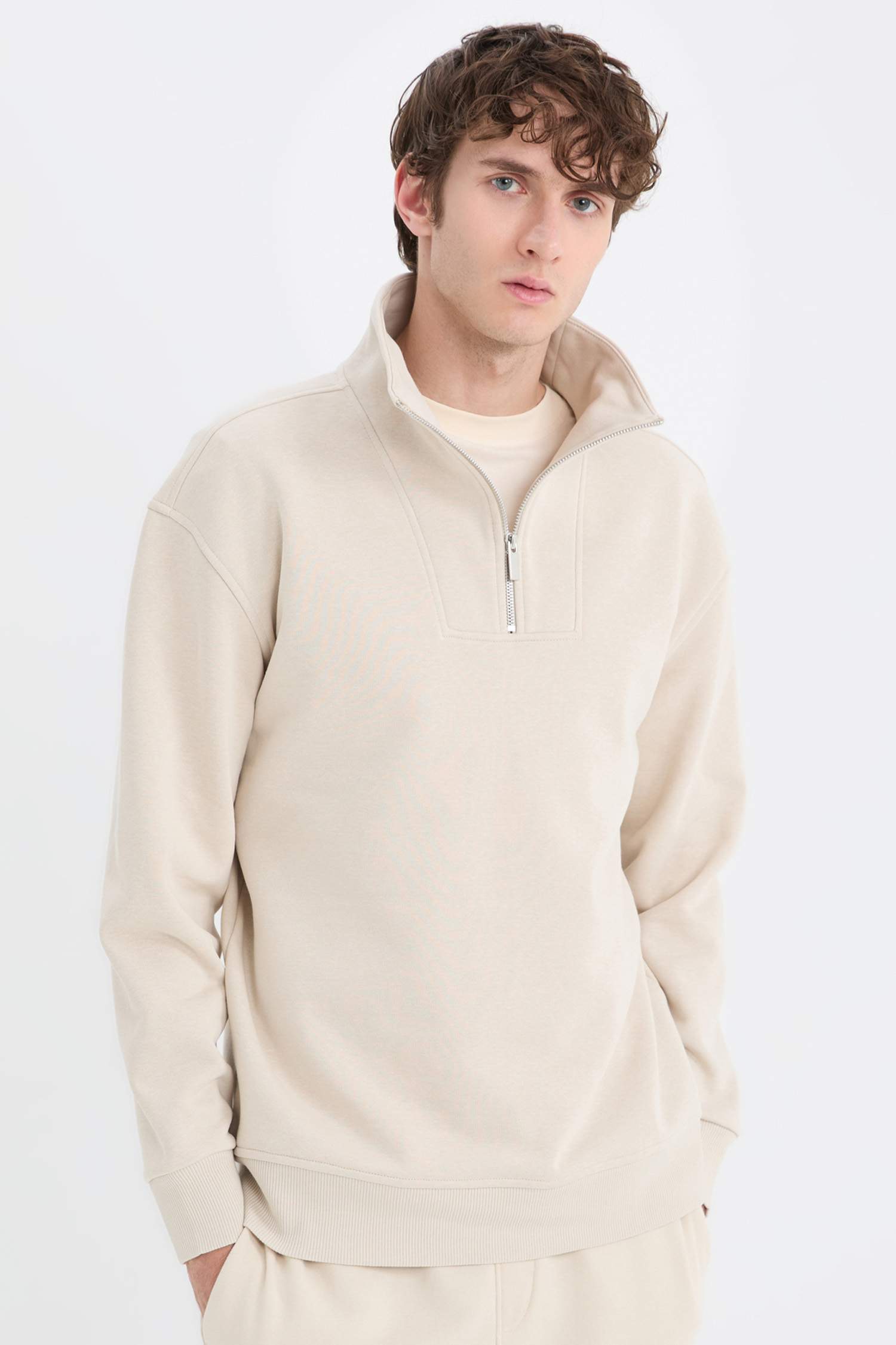 Relax Fit Stand Collar Zippered Basic Thick Sweatshirt