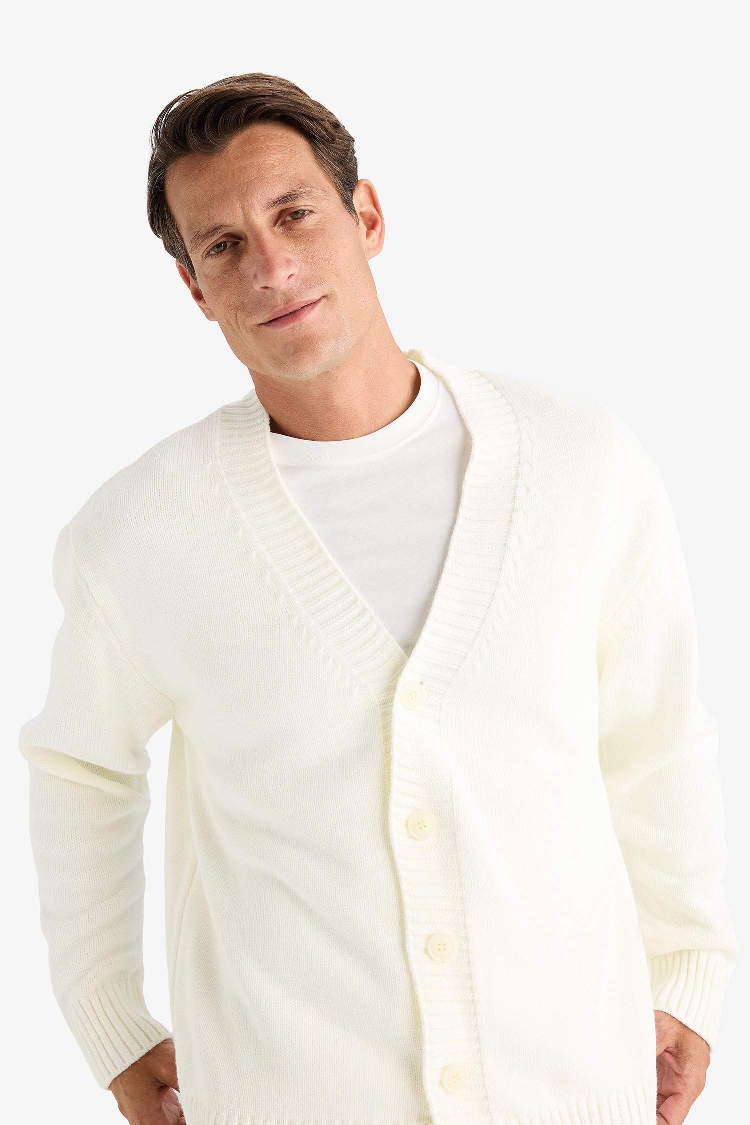 Relax Fit V Yaka Düğmeli Triko Hırka