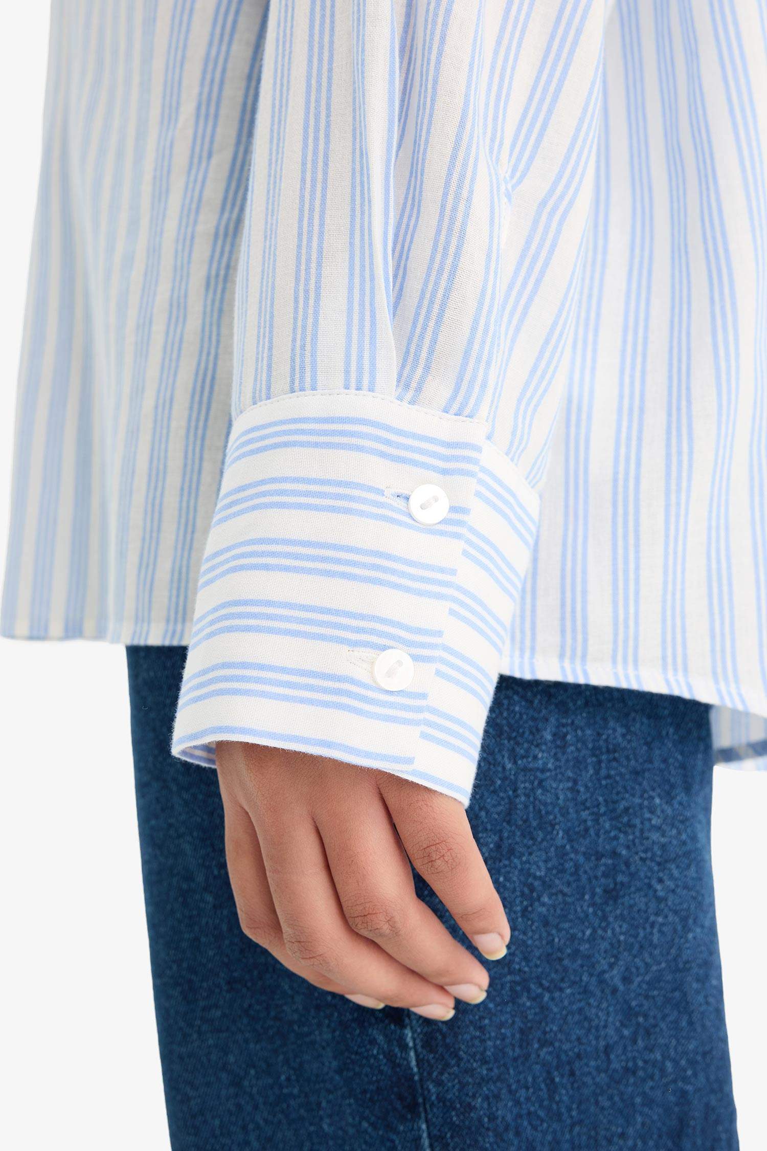 Рубашка оверсайз со свободным кроем в полоску, с длинными рукавами из вуаля