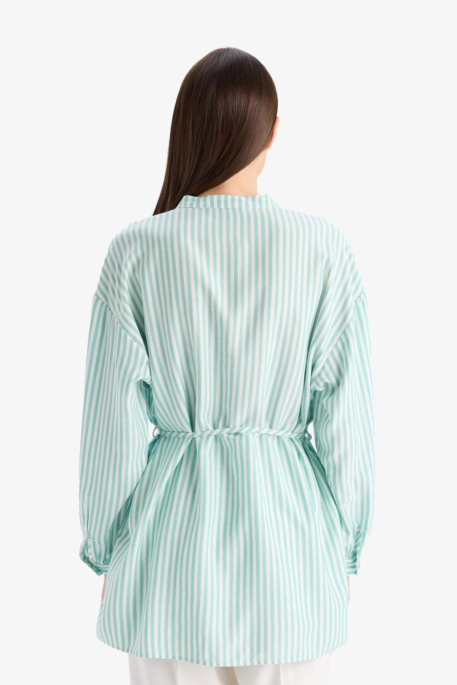 تونيك قصة عادية بياقة بشريط