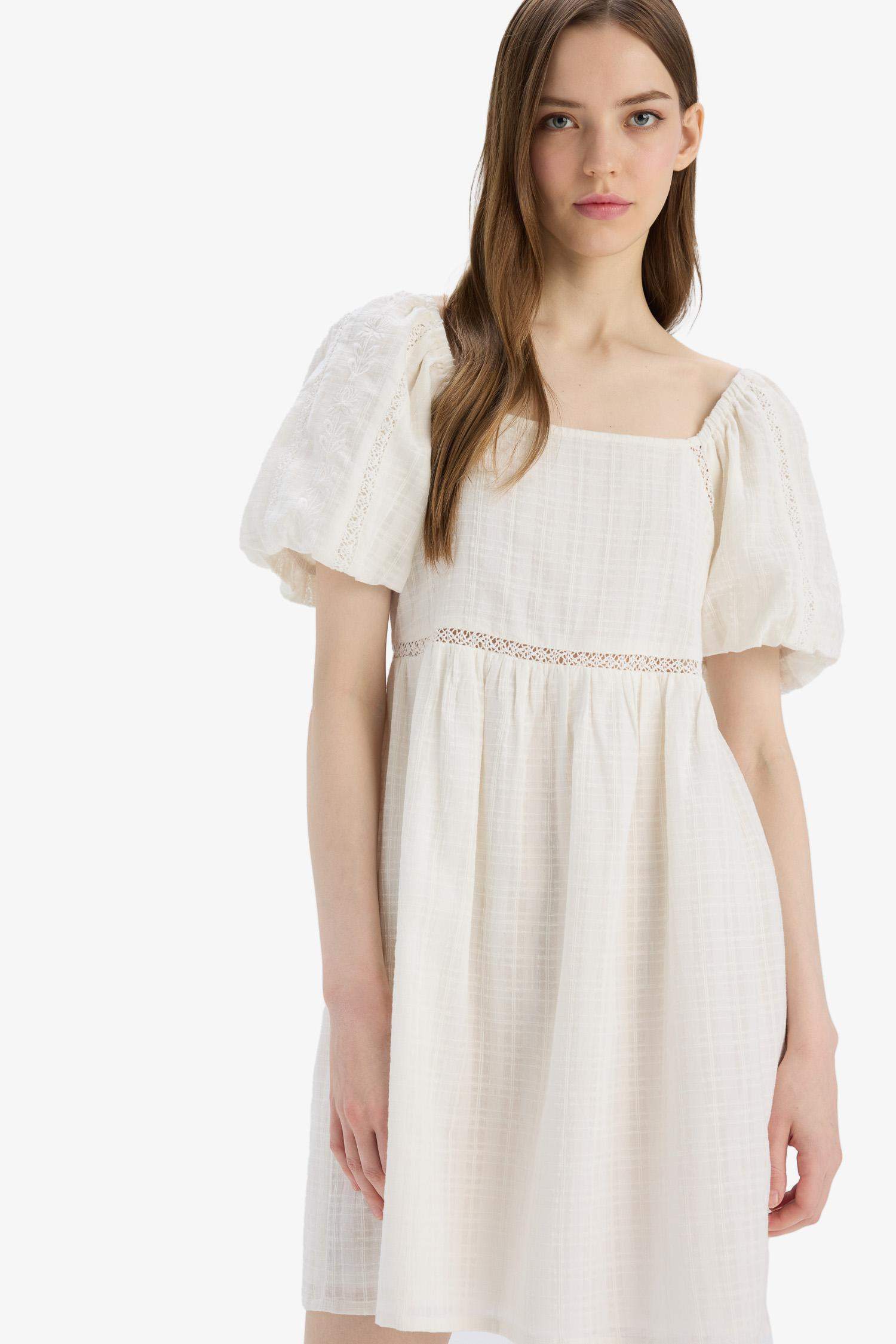 Kare Yaka Pamuklu Kısa Kollu Beyaz Mini Elbise