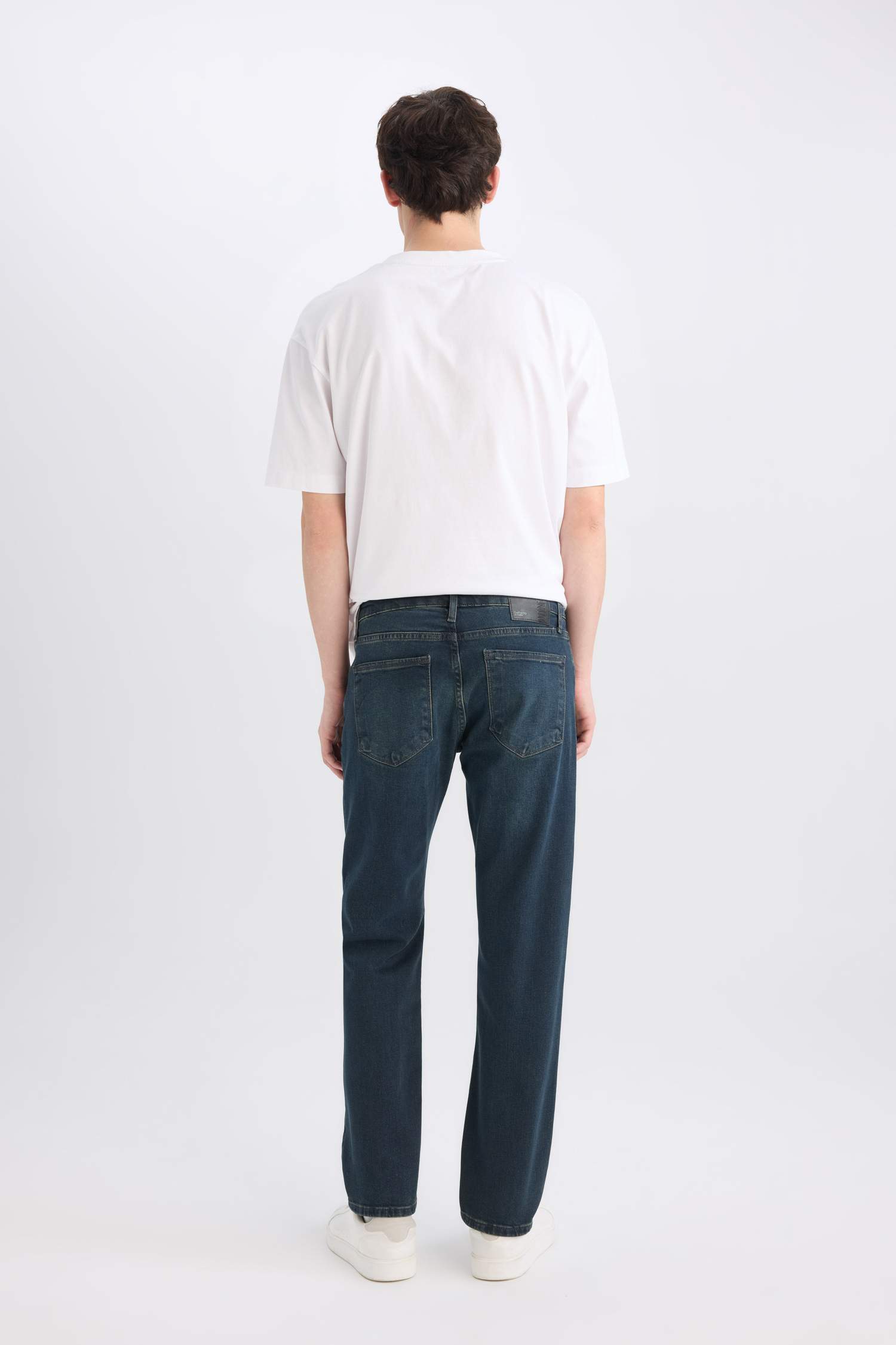 بنطرون جينز سيرجيو قصة عادية وخصر عادي