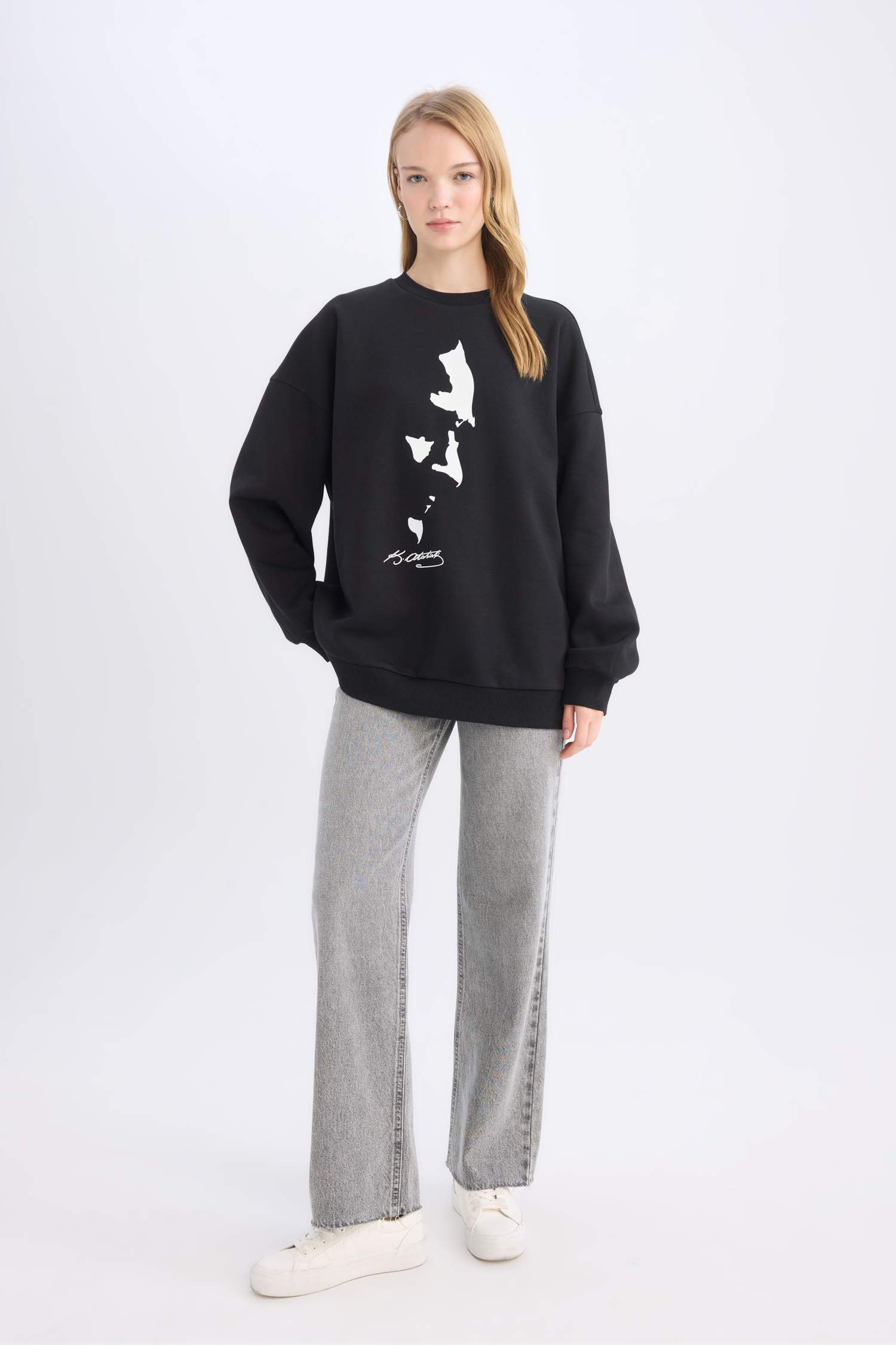 Oversize Geniş Kalıp Bisiklet Yaka Atatürk Baskılı Sweatshirt