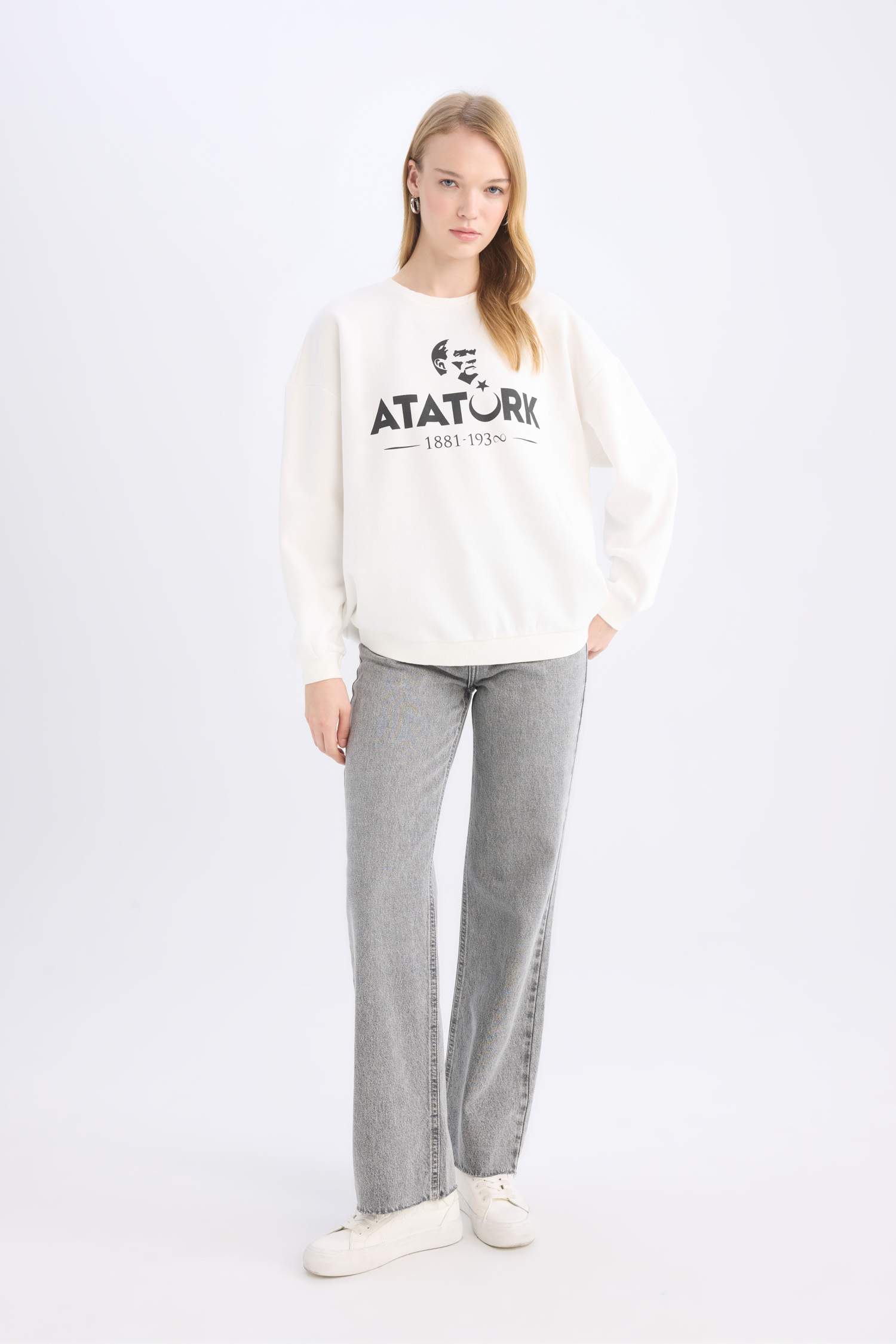 Oversize Geniş Kalıp Bisiklet Yaka Atatürk Baskılı Sweatshirt