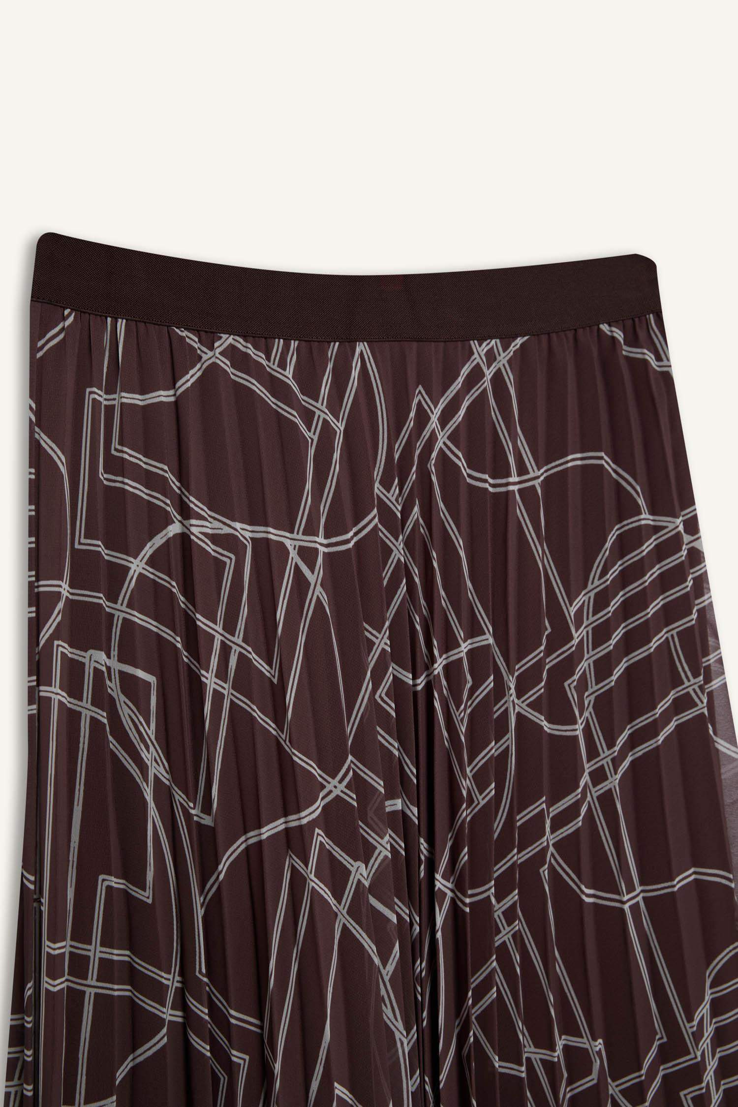 تنورة طويلة شيفون بكسرات