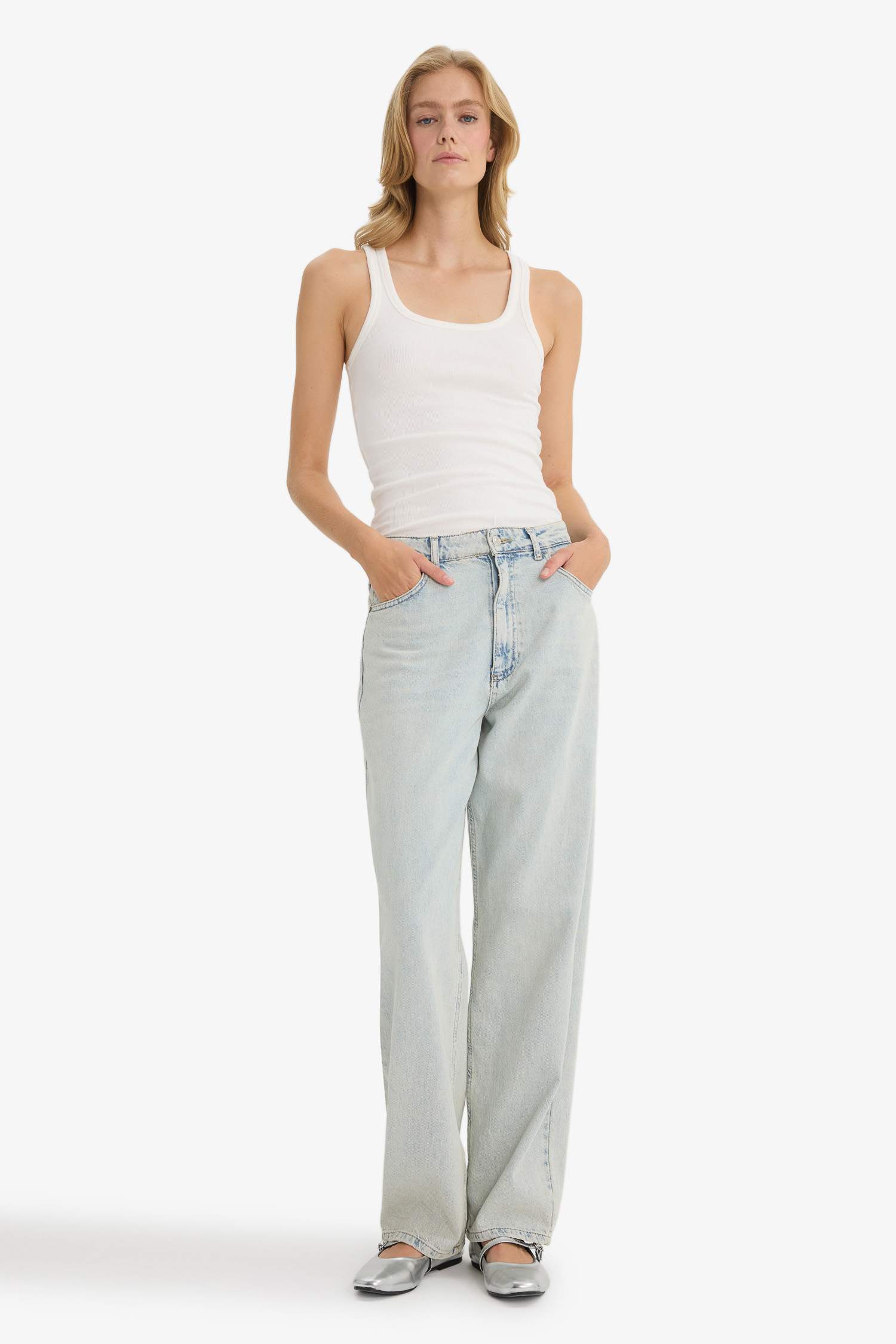 Slim Fit Basic Camisole Round Collar Tank Top