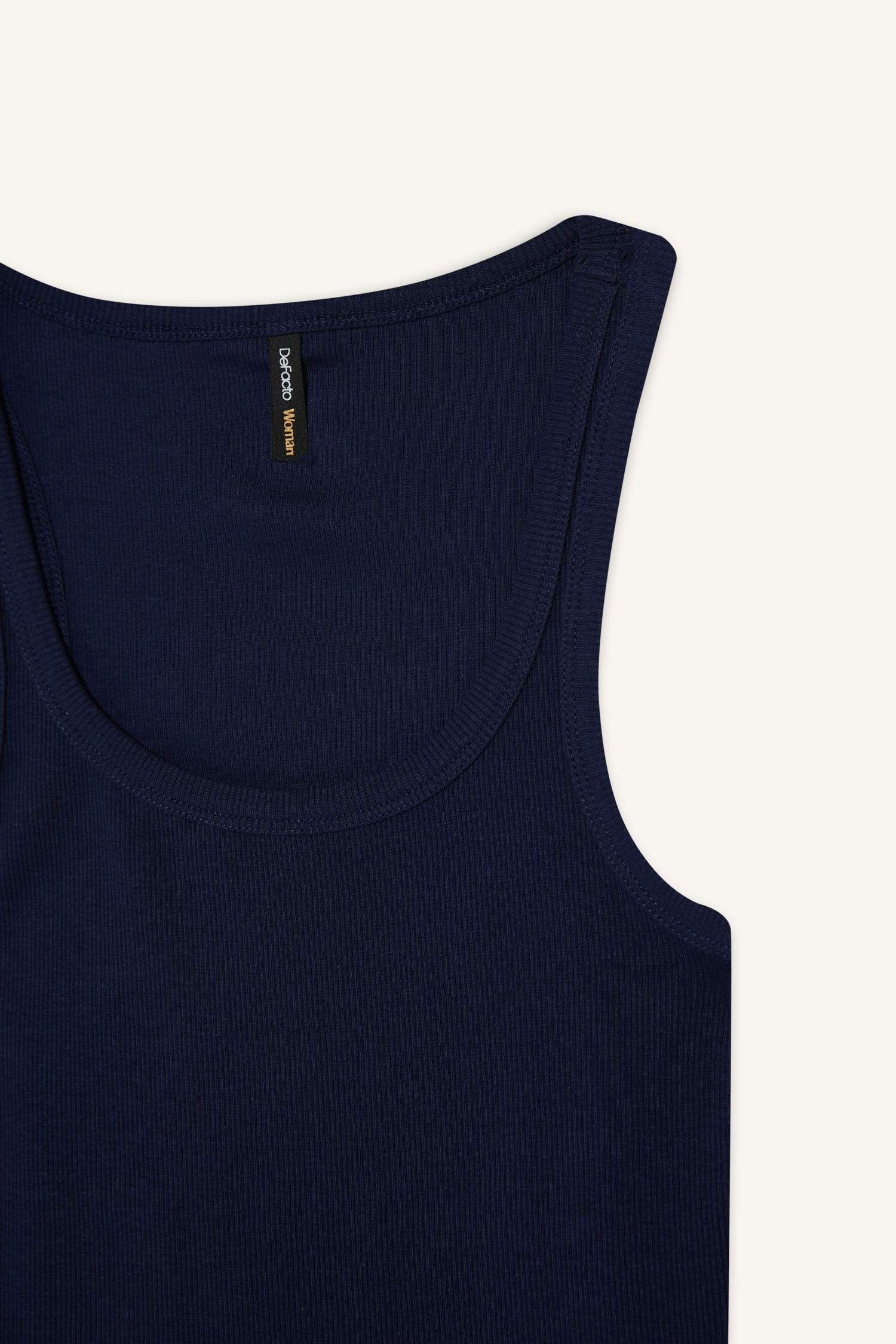 Slim Fit Dar Kesim Basic Düz Yuvarlak Yaka Fitilli Kaşkorse Atlet