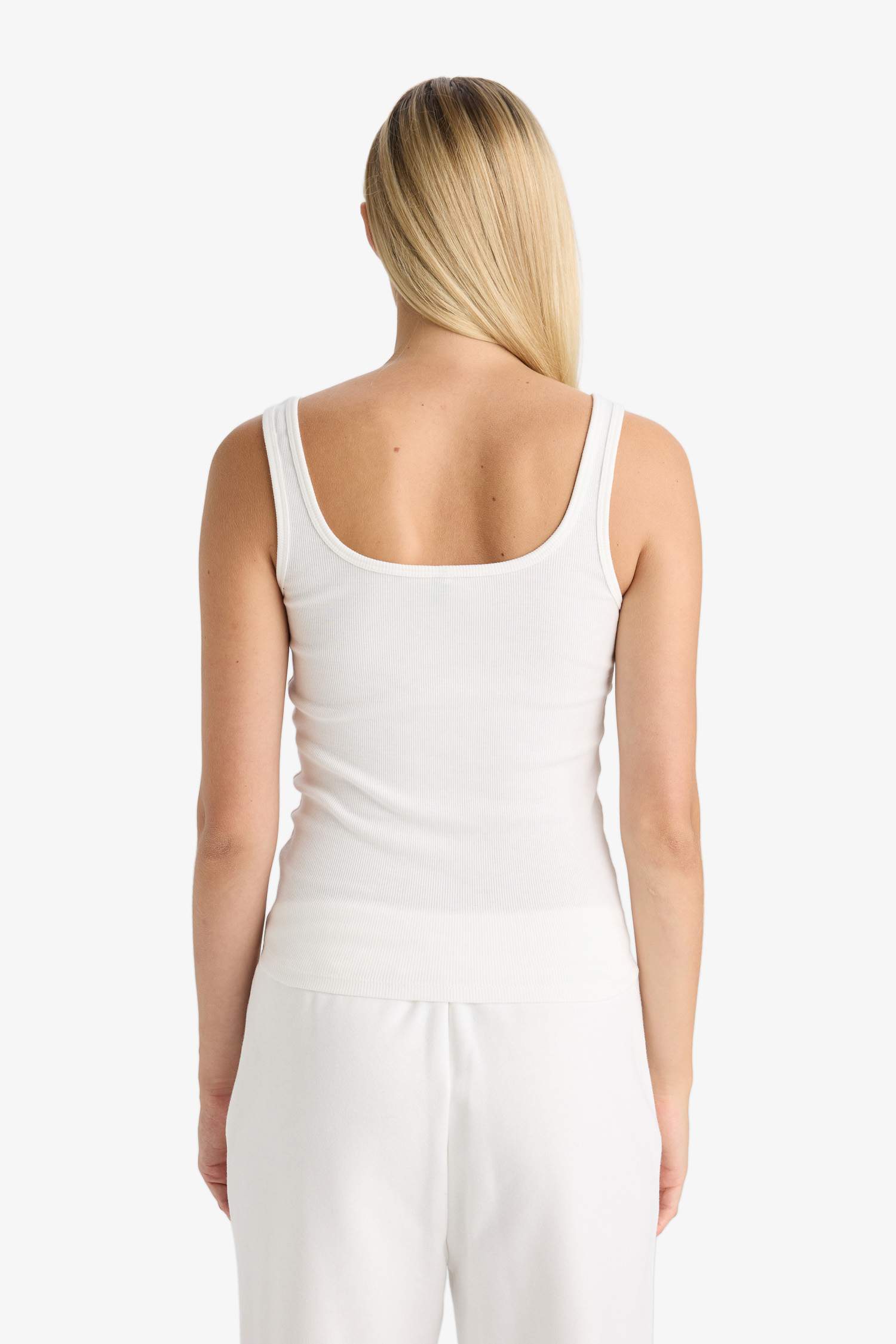 Slim Fit Dar Kesim Basic Düz Yuvarlak Yaka Fitilli Kaşkorse Atlet