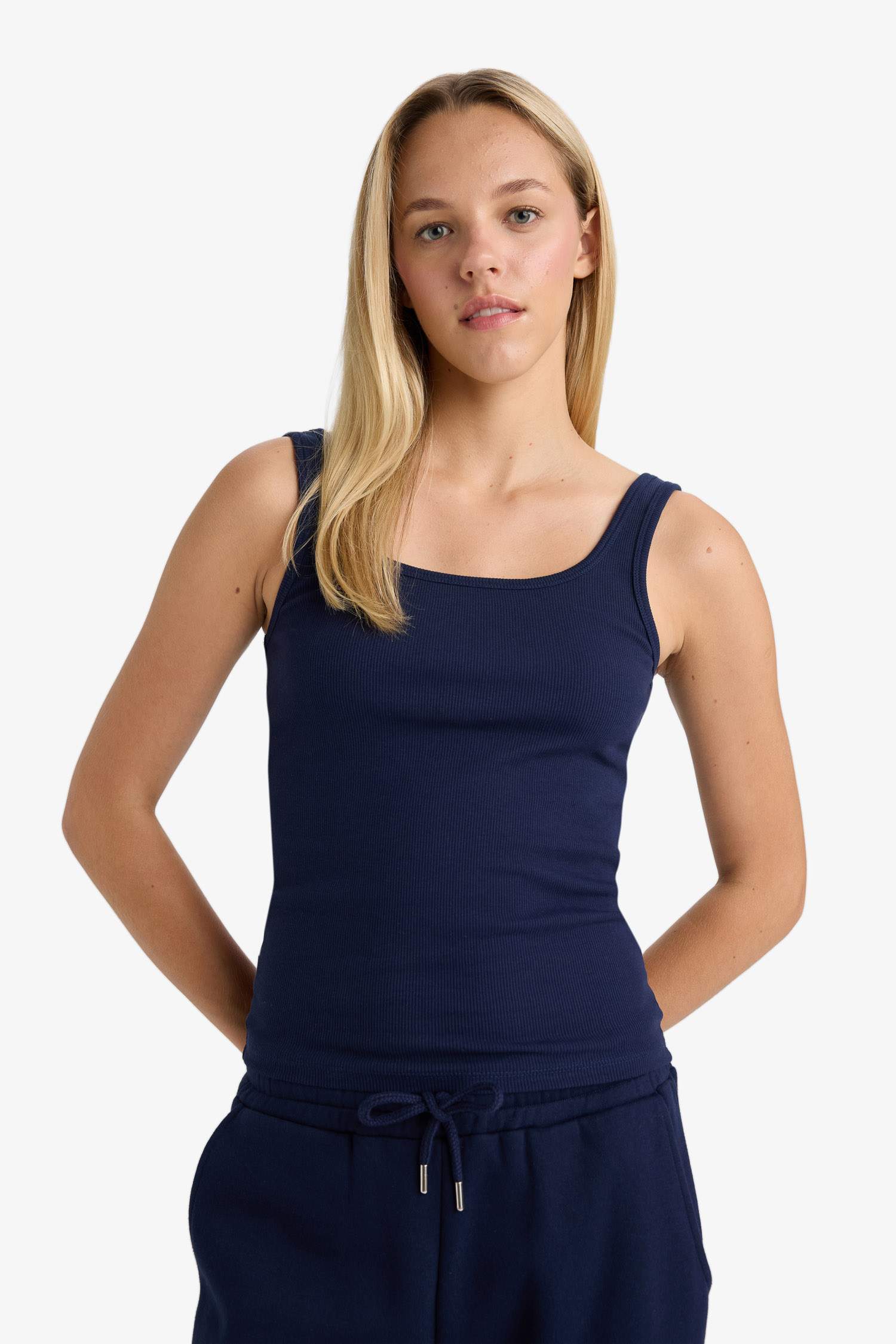 Slim Fit Dar Kesim Basic Düz Yuvarlak Yaka Fitilli Kaşkorse Atlet