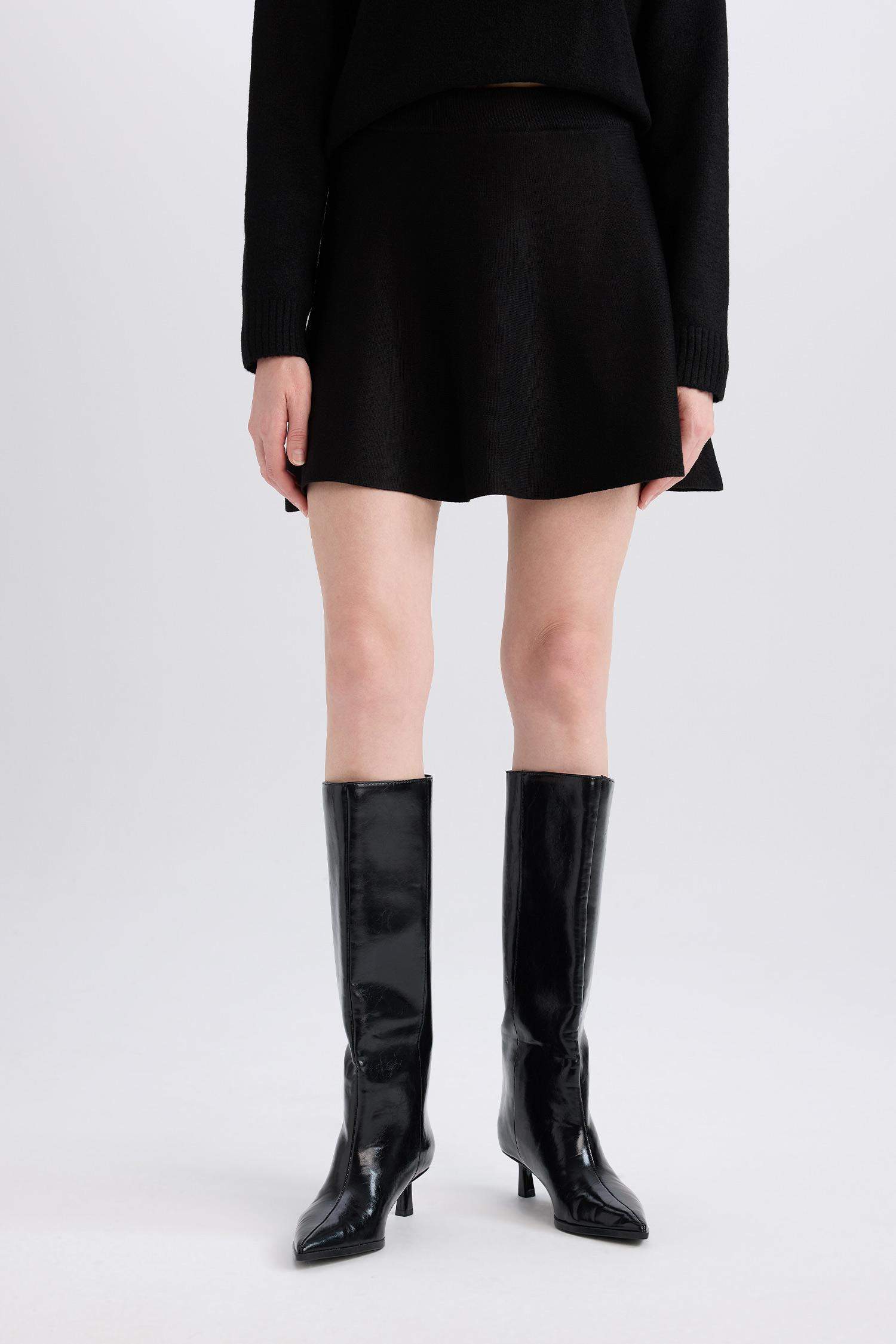 A Form Volanlı Triko Mini Etek