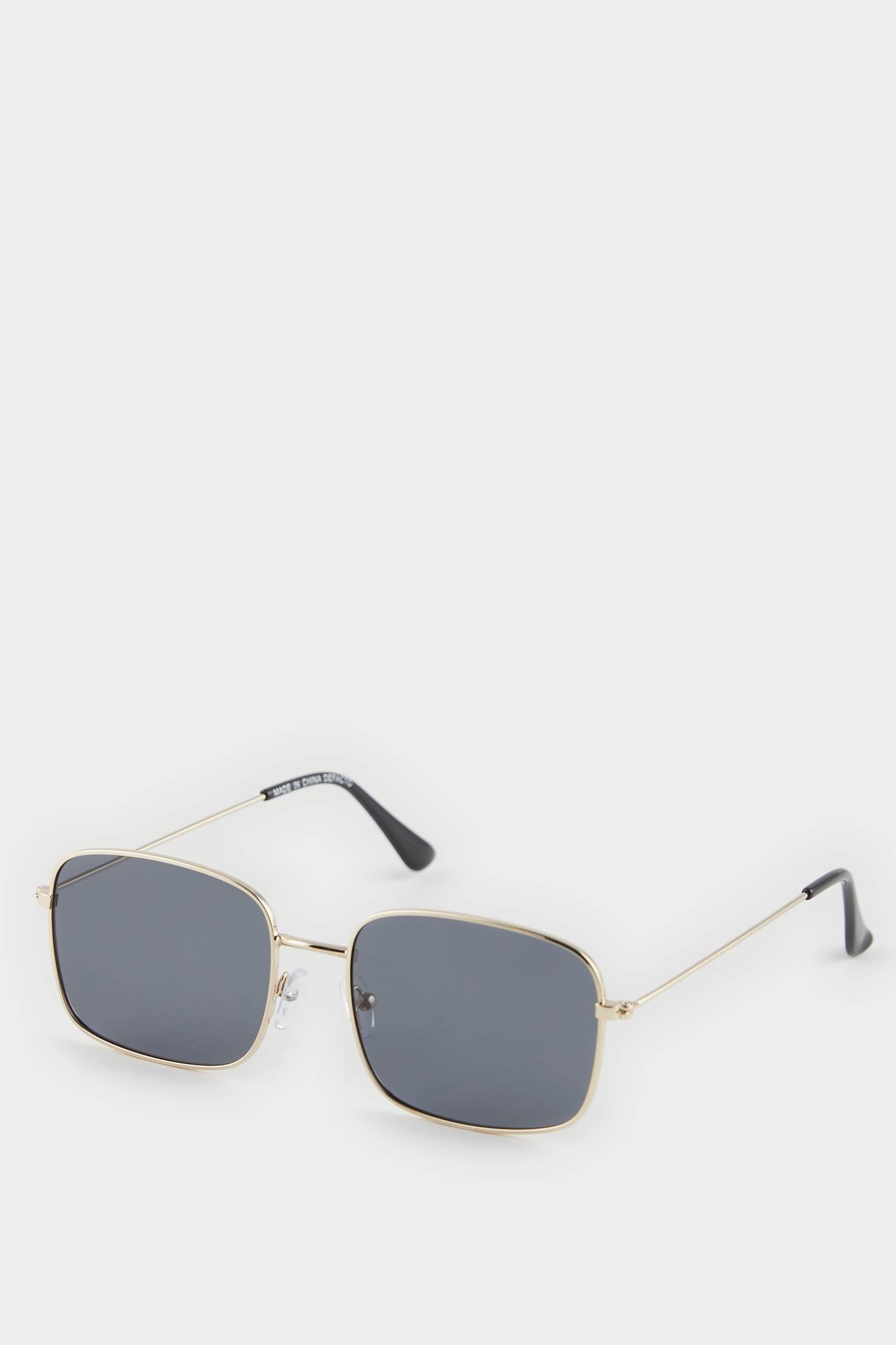 Man Round Metal Sunglasses