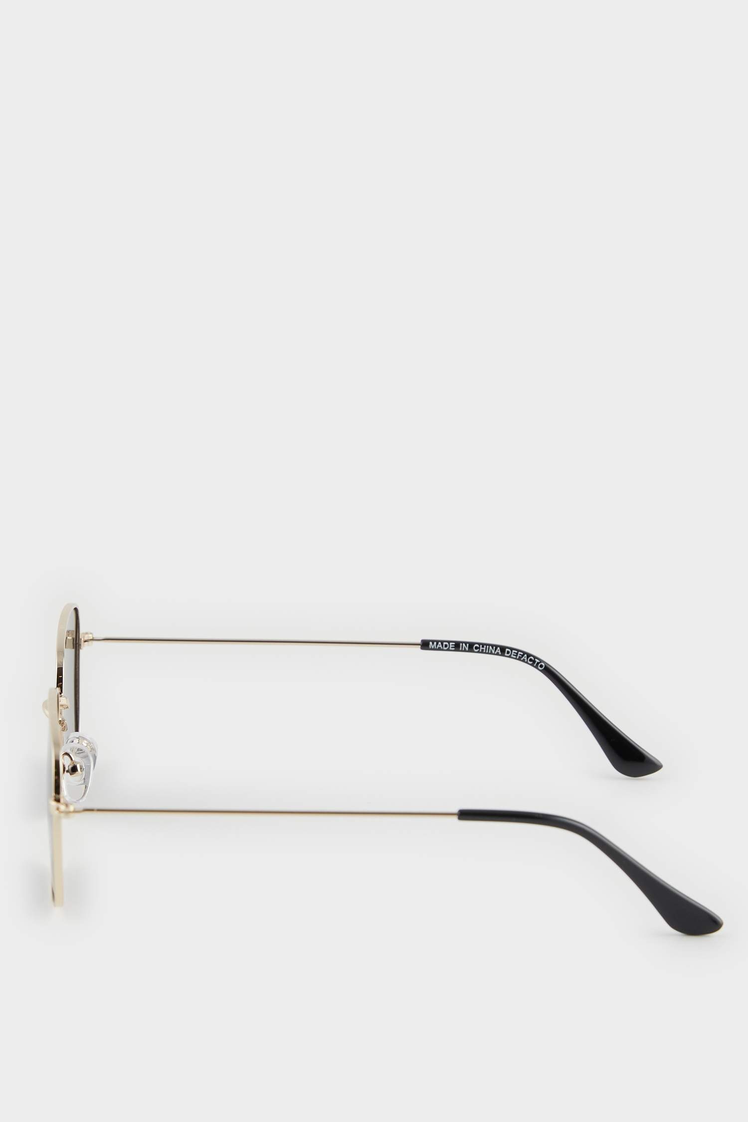 Man Round Metal Sunglasses