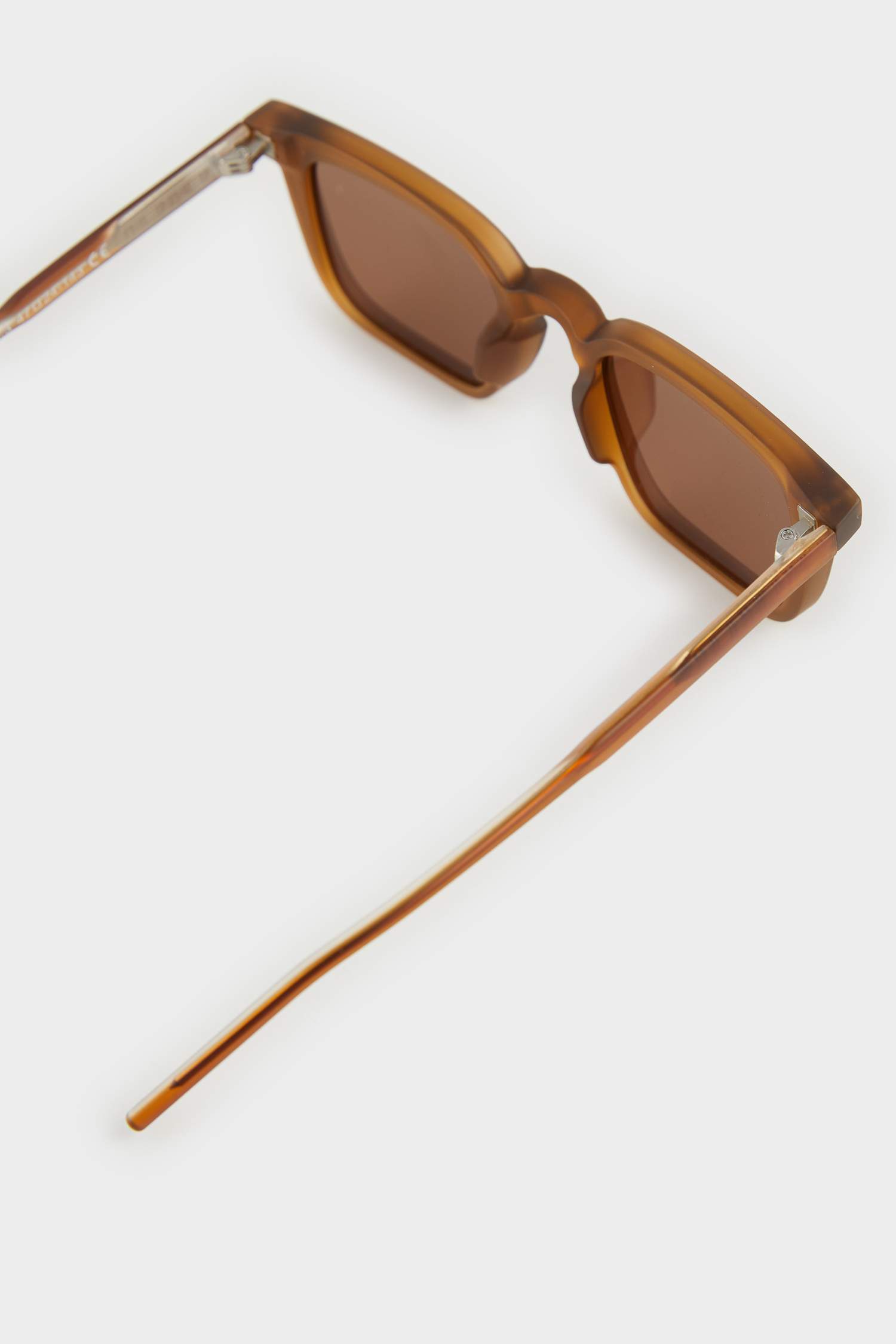 نظارات شمسية مربعة للرجال