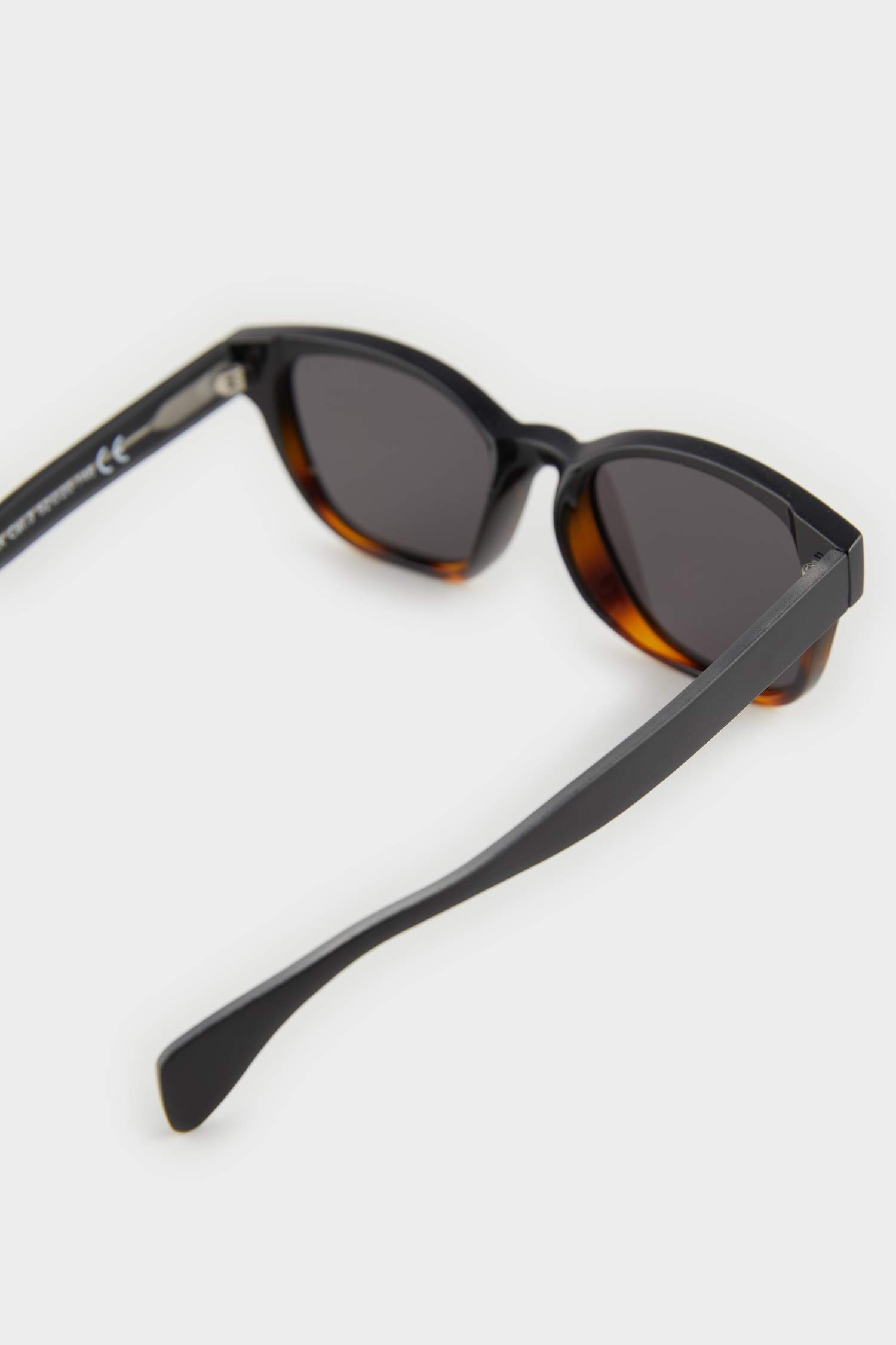 Lunettes de soleil carrées pour homme