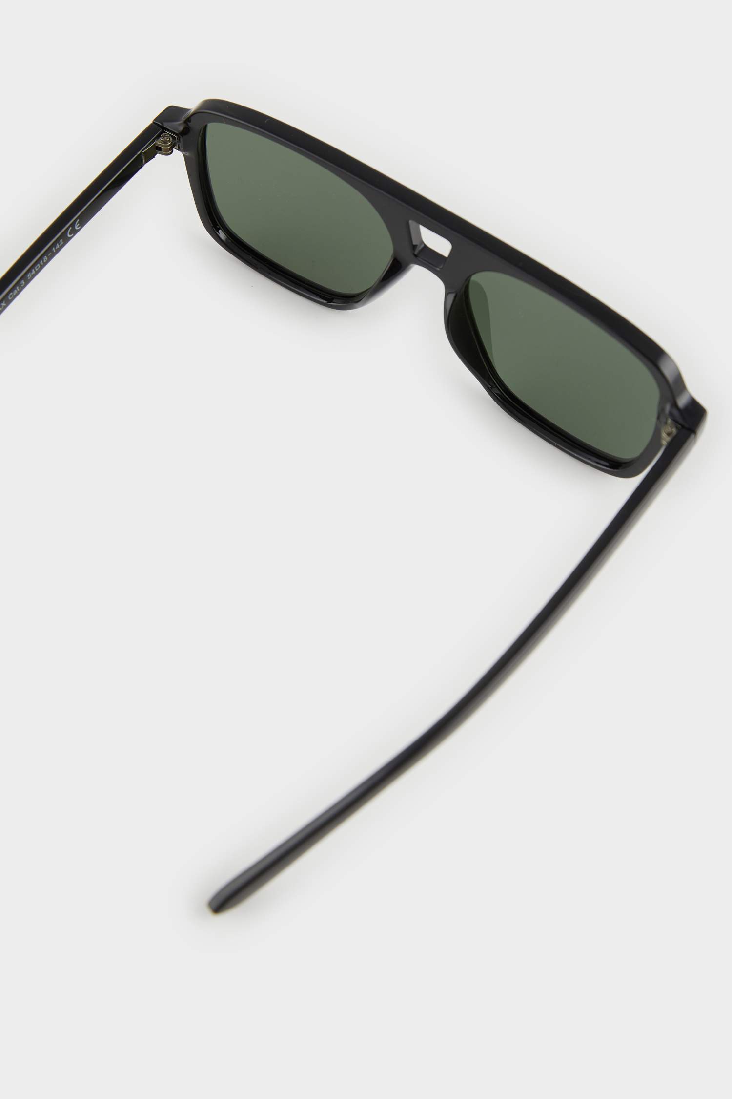 Man Round Sunglasses