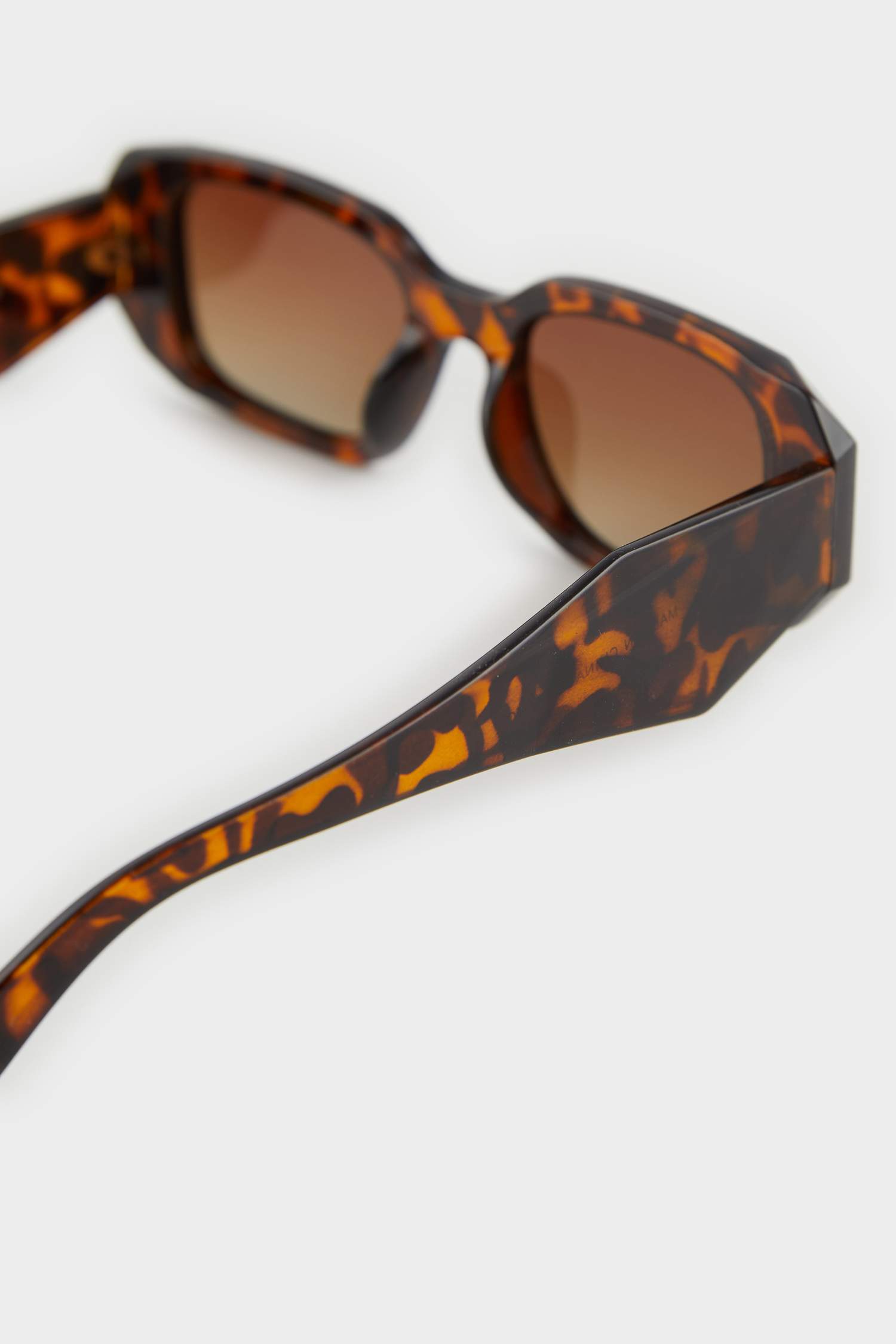 نظارة شمسية