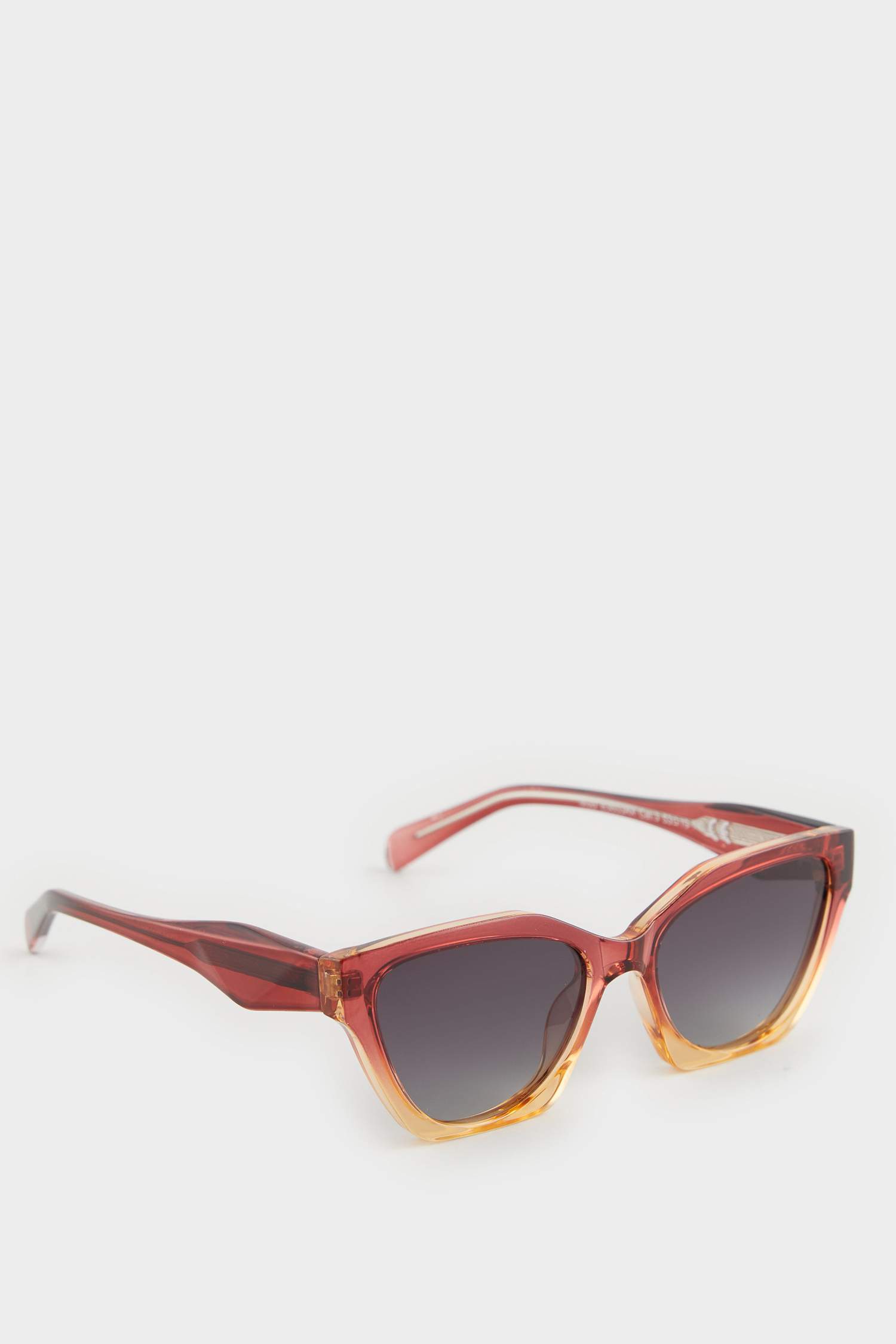 نظارات شمسية على شكل عين القطة للنساء