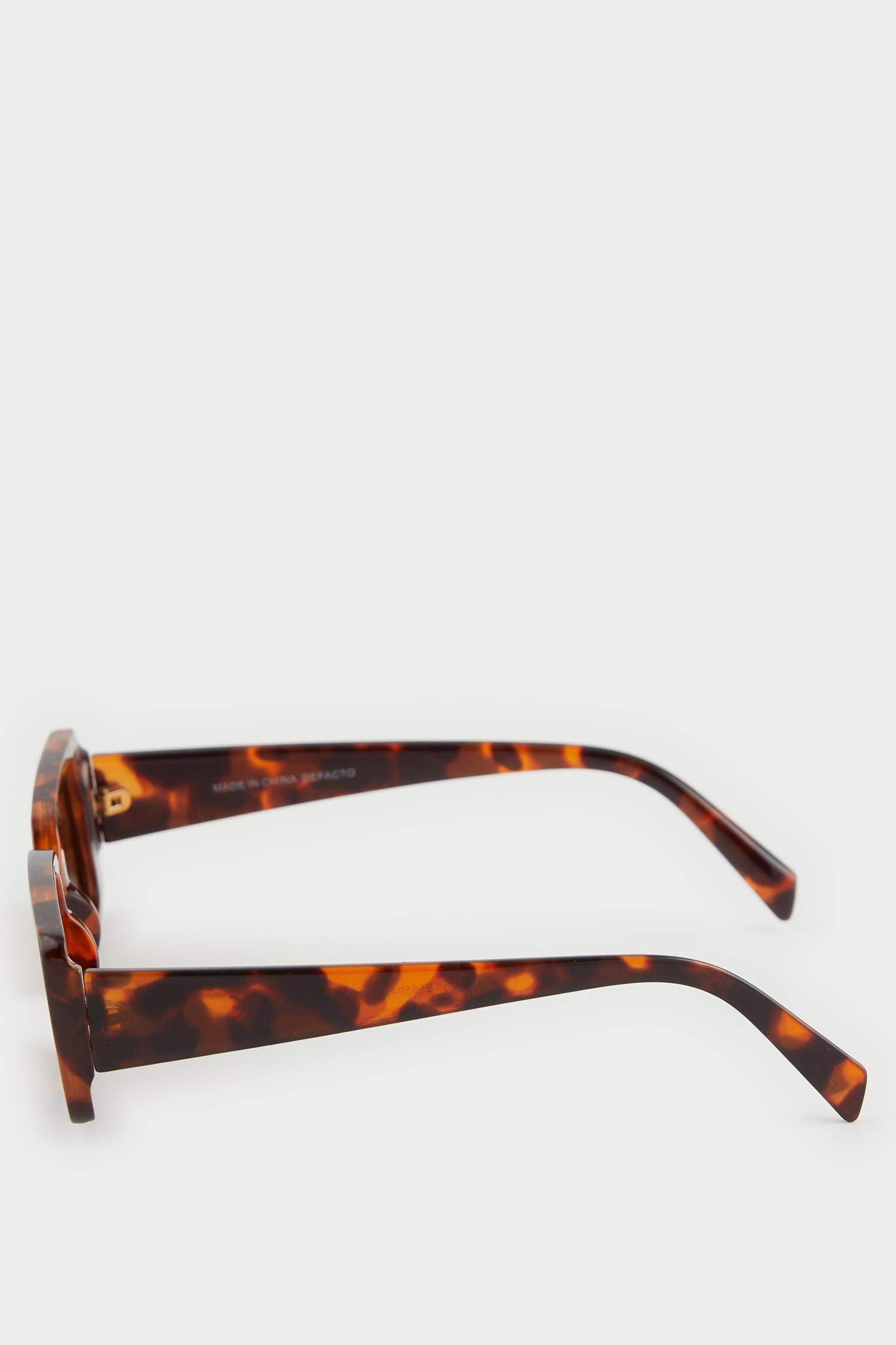 Woman Square Sunglasses