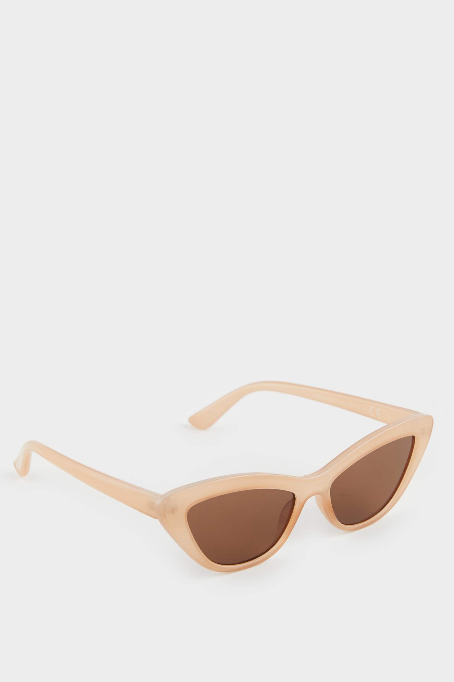 Woman Cat Eye Sunglasses