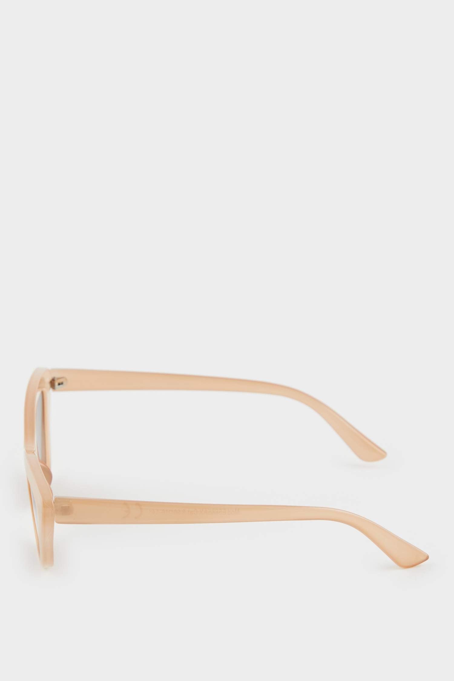 Woman Cat Eye Sunglasses