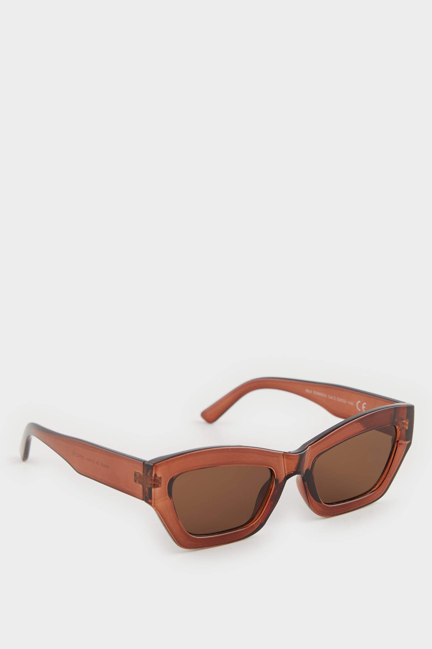 نظارات شمسية على شكل عين القطة للنساء