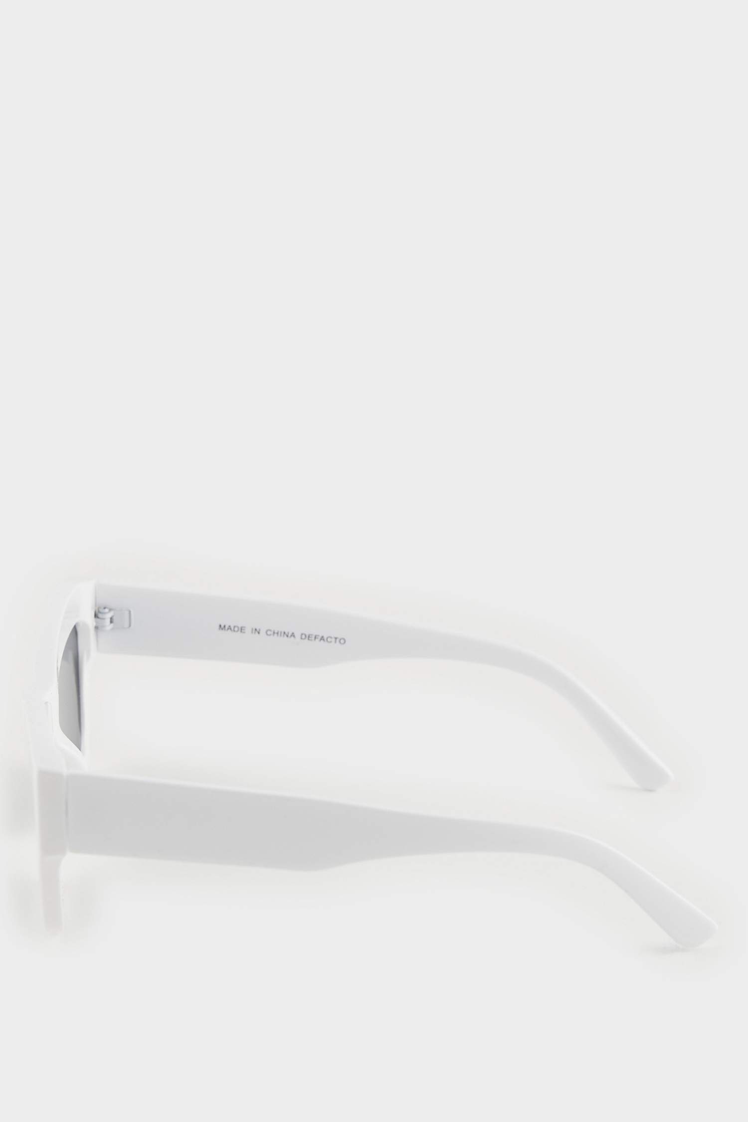 نظارات شمسية على شكل عين القطة للنساء