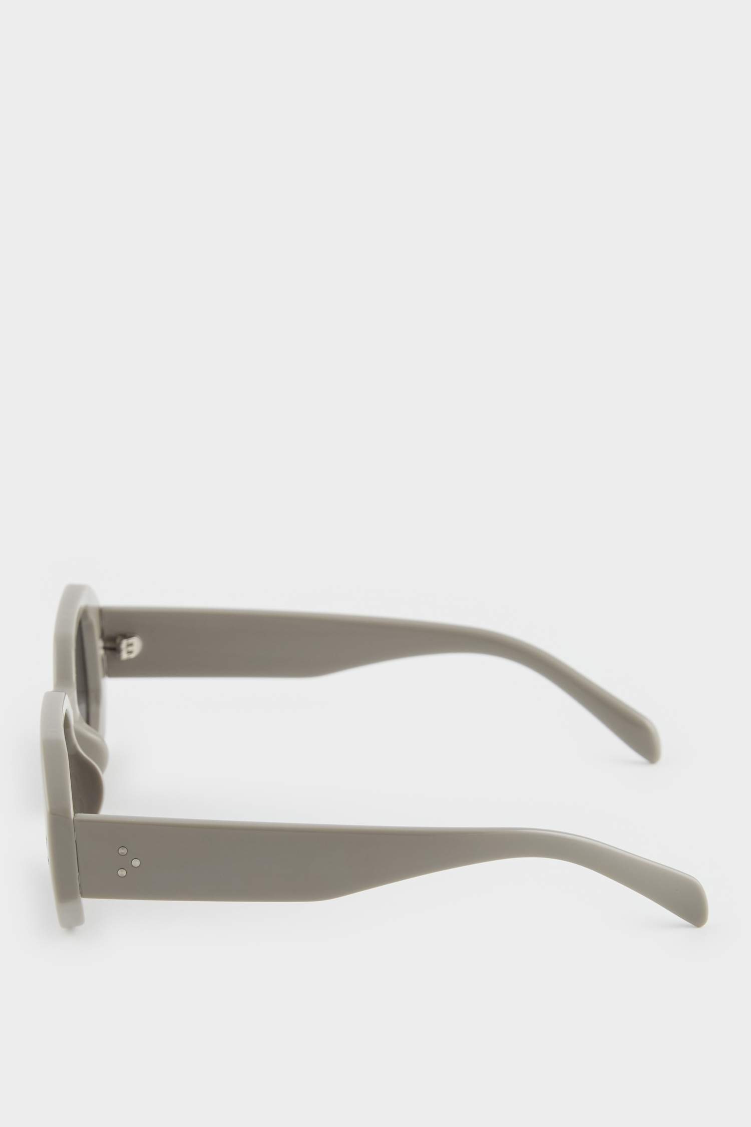 نظارات شمسية على شكل عين القطة للنساء