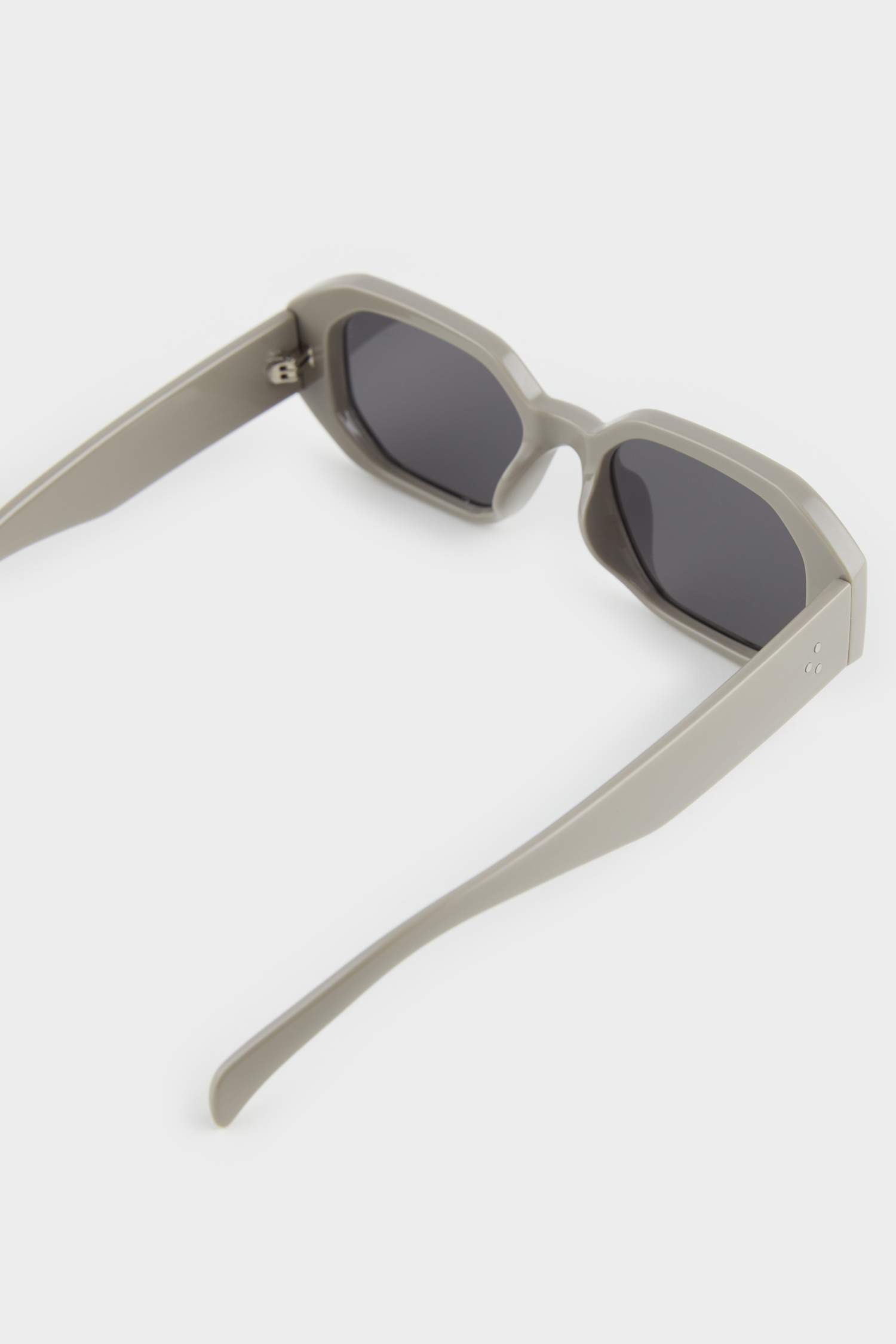 نظارات شمسية على شكل عين القطة للنساء