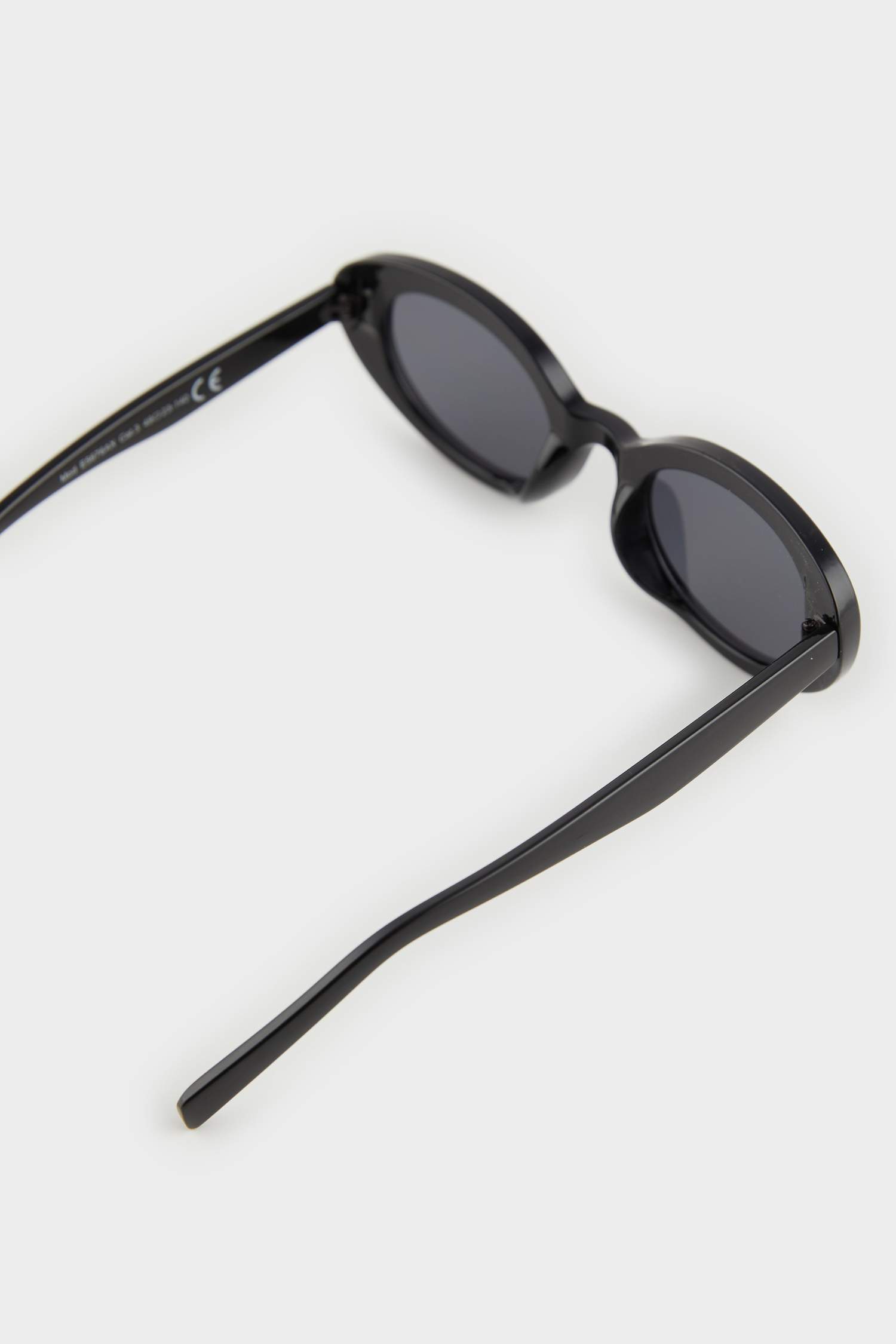 نظارات شمسية دائرية للنساء